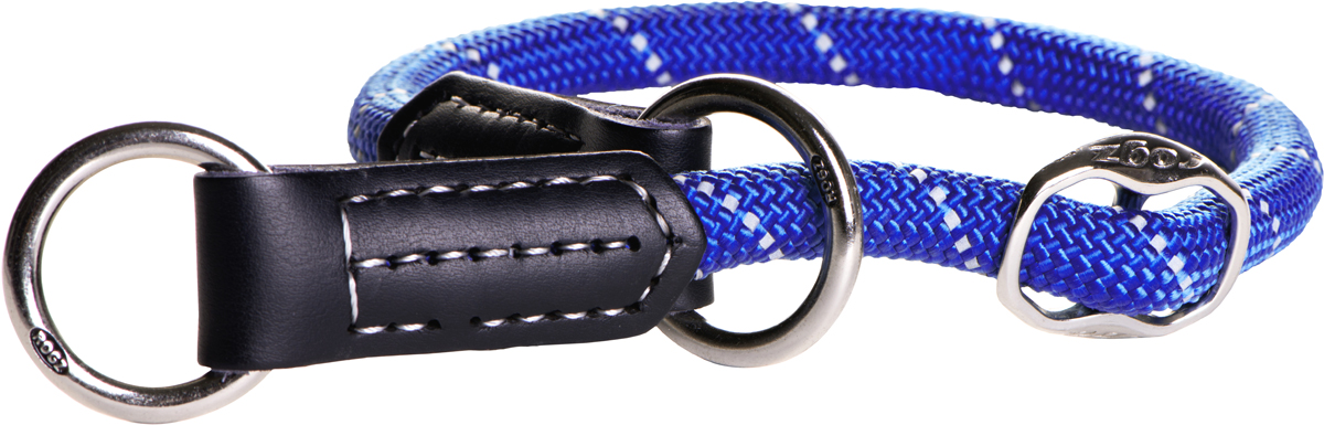 Полуудавка для собак Rogz Rope, цвет: синий, ширина 1,2 см. Размер L. HBR12450120710 Полуудавка для собак Rogz Rope, цвет: синий, ширина 1,2 см. Размер L. HBR12450120710Полуудавка для собак Rogz Rope сделана из очень мягкого, но прочного нейлона, который не причинит неудобства собаке. Высококачественная тесьма особого плетения, удивительно мягкая на ощупь, не стирает и не путает шерсть даже длинношерстным собакам. Особо прочный закругленный нейлон препятствует разгрызанию и деформации изделий, а узкая поверхность ошейников-полуудавок помогает при дрессуре, мешая собаке тянуть поводок.Выполненные по заказу литые кольца выдерживают значительные физические нагрузки и имеют хромирование, нанесенное гальваническим способом, что позволяет избежать коррозии и потускнения изделия.Светоотражающая нить, вплетенная в нейлоновую ленту, обеспечивает видимость животного в темное время суток.Элементы изделия выполнены из 100% кожи. Полотно: нейлон. Манжета: 100% натуральная кожа.