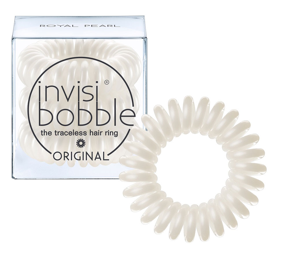 Invisibobble Резинка-браслет для волос Original Royal Pearl, 3 штСерьги с подвесками Invisibobble Резинка-браслет для волос Original Royal Pearl, 3 штСерьги с подвескамиМягко переливающийся жемчужный оттенок invisibobble royal pearl из коллекции ORIGINAL пробудит внутри каждой девушки настоящую принцессу! В коллекцию ORIGINAL вошли наиболее популярные цвета резинок-браслетов, а также новые цвета для создания безупречного образа на каждый день. Резинки-браслеты invisibobble подходят для всех типов волос, надежно фиксируют прическу, не оставляют заломов и не вызывают головную боль благодаря неравномерному распределению давления на волосы. Кроме того, они не намокают и не вызывают аллергию при контакте с кожей, поскольку изготовлены из искусственной смолы.C резинками Invisibobble можно легко создавать разнообразные прически. Резинки прочно держат волосы любой длины, при этом, не стягивая их слишком туго. Телефонный провод позволяет с легкостью и без вреда для волос протягивать пряди под спираль и ослаблять уже закрепленные для придания объема прическе. Invisibobble Original идеально подходят для ежедневного применения.Не комедогенна.