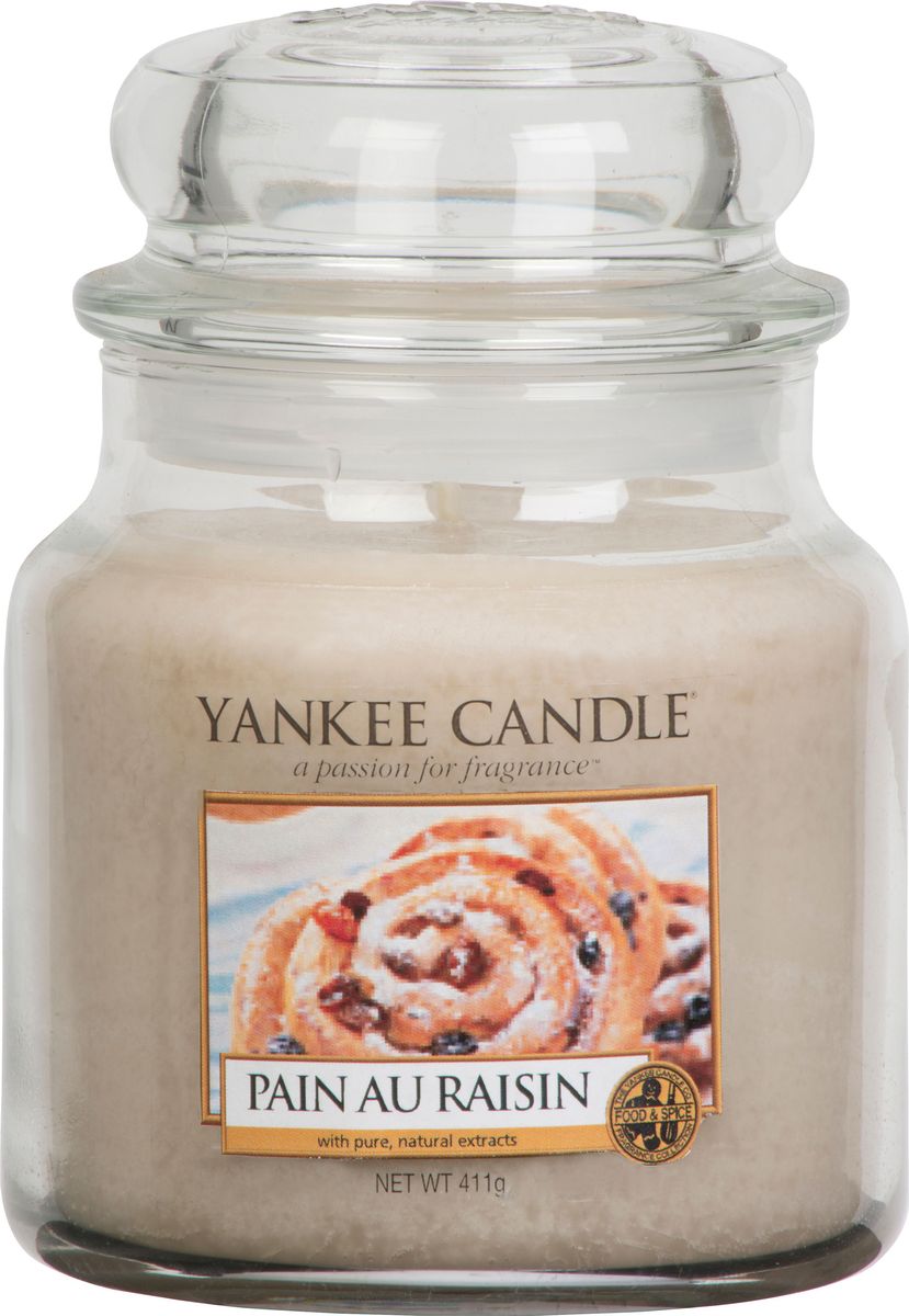 Ароматическая свеча Yankee Candle Булочка с изюмом / Pain Au Raisin, 65-90 чRG-D31S Ароматическая свеча Yankee Candle Булочка с изюмом / Pain Au Raisin, 65-90 чRG-D31SДразнящий аромат коньяка с изюмом, запеченным в маслянистое ванильное тесто с корицей.Верхняя нота: Палочка Корицы, Сахар-сырец, Масло Миндаля.Средняя нота: Пряный Изюм, Слива, Сладкий Рис.Базовая нота: Ваниль, Солод, Коньяк.