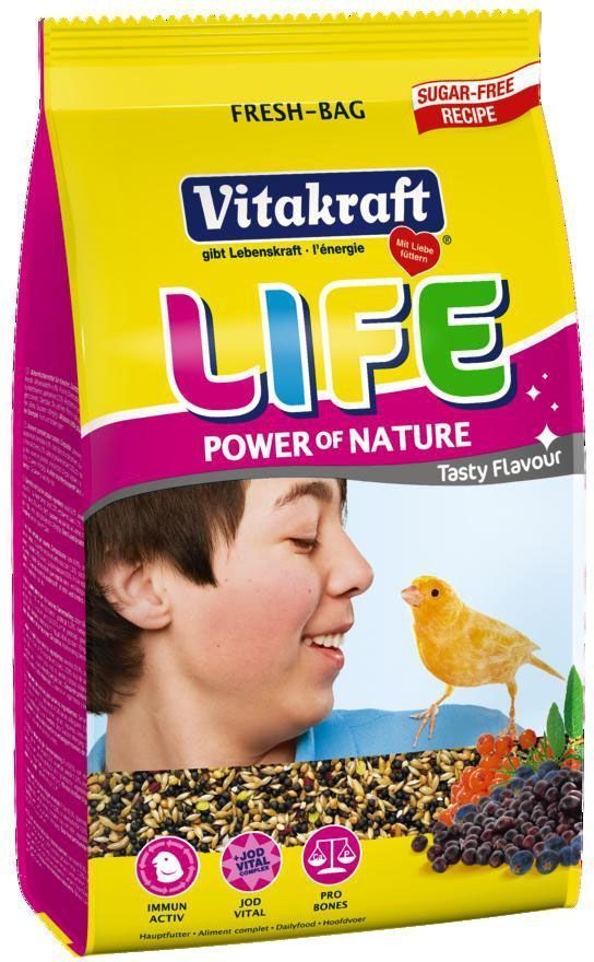 Корм для канареек Vitakraft Life, 800 г0120710 Корм для канареек Vitakraft Life, 800 г0120710Корм для канареек серии LIFE – новая формула. В состав входят любимые канарейками семена, витамины и минералы. С повышенным содержанием фруктов: киви, эвкалипт, инжир, финики. Улучшает обмен веществ, способствует развитию инстинкта пения.