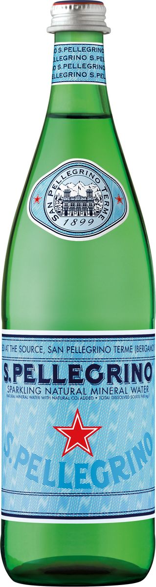San Pellegrino вода минеральная газированная гидрокарбонатно-сульфатная магниево-кальцевая, 0,75 л0120710 San Pellegrino вода минеральная газированная гидрокарбонатно-сульфатная магниево-кальцевая, 0,75 л0120710S.Pellegrino – минеральная вода натуральной газации, которая добывается из термальных источников итальянской коммуны Сан Пеллегрино Терме (San Pellegrino Terme), расположенной в предгорье Альп на севере Италии. Источник стал популярен еще в начале 16-го века. На его воды съезжалась знать со всей Европы благодаря великому гению эпохи Ренессанс Леонардо Да Винчи, который первым создал карту расположения источника Сан-Пеллегрино. Каждая капля воды S.Pellegrino, рожденная в итальянских Альпах, проходит 30-тилетний путь под землей, насыщаясь минеральными веществами. Её бережно разливают в бутылки прямо на источнике с 1899 года. S.Pellegrino – это настоящий символ Италии и совершенное выражение итальянского образа жизни.100% натуральная водаНе подвергается химической обработкеТонкий вкус и сбалансированное содержание газа прекрасно подчёркивают вкус едыМожно употреблять без ограничения и в любом количествеИсточник полностью защищен и охраняется государствомИсточник: Сан Пеллегрино Терме, Бергамо, Италия. Минеральный состав мг/л: Сульфаты- 430; Бикарбонаты- 245; Кальций-174; Хлориды-52,0; Магний-51,4; Натрий-33,3; Кремний-7,1; Стронций-2,8; Нитраты-2,6; Калий-2,2; Фториды-0,5. Путь, который она проходит до выхода на поверхность, занимает 30 лет. Взаимодействуя с горными породами, вода обретает свои уникальные химико-физические свойства.Условия хранения:Хранить в чистом сухом месте при температуре от +5°С до +30°С, вдали от прямых солнечных лучей и источников сильных запахов. Употребить в течение 48 часов после вскрытия.