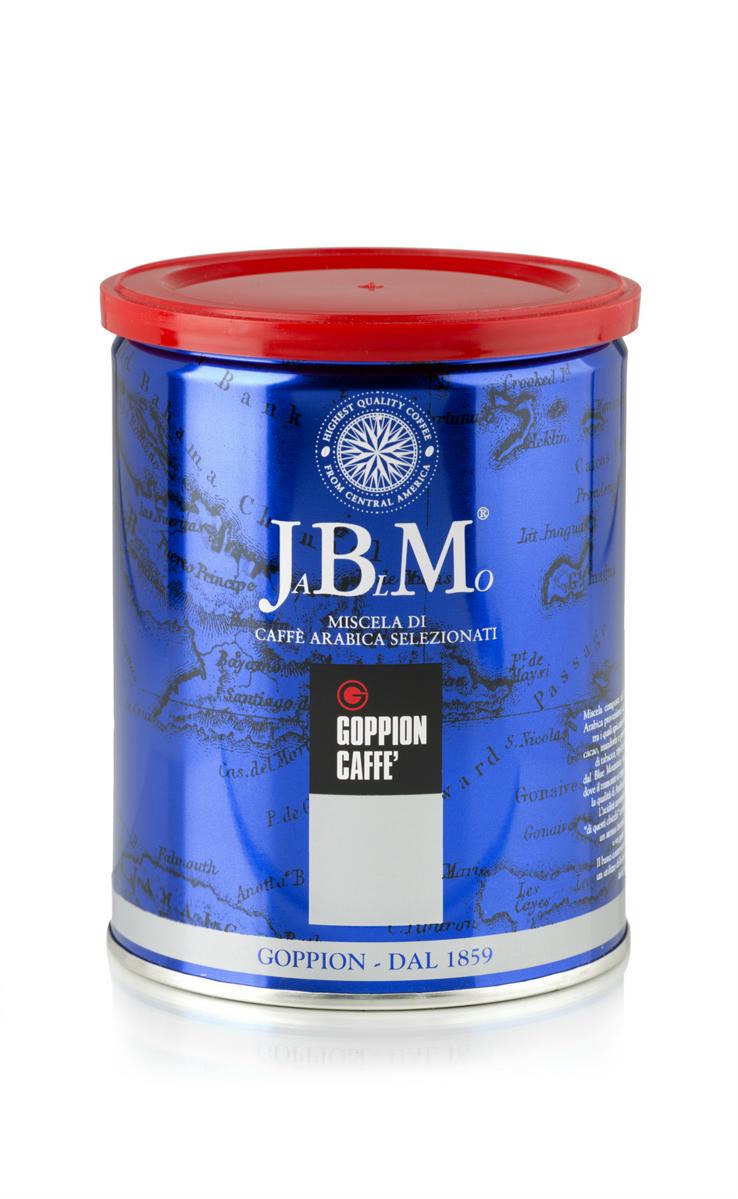 Goppion Caffe JaBlMo кофе молотый, 250 г0120710 Goppion Caffe JaBlMo кофе молотый, 250 г0120710Смесь, состоящая из 100% Арабики из Центральной и Южной Америки, включающие изысканный и знаменитый кофе Ямайка Блу Маунтин, который экспортируется в ограниченных количествах. Мягкий и сладкий вкус с шоколадным послевкусием и легким цветочным оттенком.