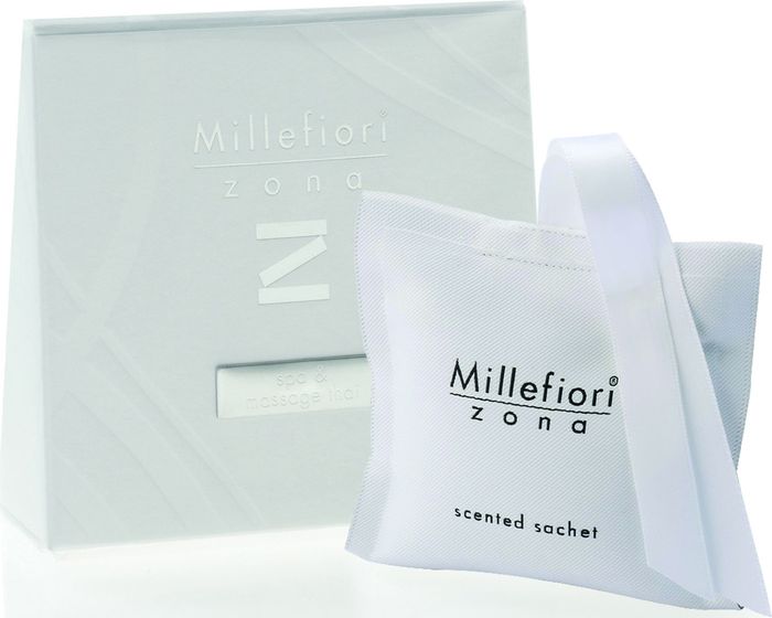 Саше Millefiori Milano Zona Спа и тайский массаж / Spa & Massage Thai41SQSM Саше Millefiori Milano Zona Спа и тайский массаж / Spa & Massage Thai41SQSMСаше Millefiori Milano Zona наполнит ваш дом неповторимым ароматом. Ароматизатор произведен из натуральных компонентов и является образцом качественного и безопасного продукта. Ароматические саше - это маленькие мешочки из двухсторонней ткани, которые легко подвесить и окутать все вокруг приятном ощущением свежести. Millefiori придает аромат вашей одежде даже в ящиках и шкафах. Приятный и мягкий аромат останется на вашей одежде в течение 2-3 месяцев. Описание ароматической композиции: свежие ноты нежных цветочных лепестков с мягкими и пряными нотками.Базовые ноты: Сосновые листья, Бергамот из Калабрии, Лимон, Курчавая мята, Эвкалипт шаровидный.Средние ноты: Африканская герань, Зеленые листья, Гвоздика, Мускатный орех.Верхние ноты: Марокканский кедр.Товар сертифицирован.