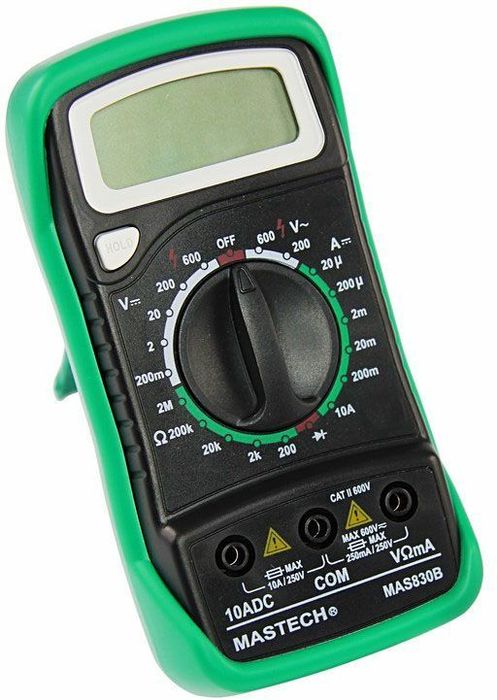 Портативный мультиметр Mastech MAS83013-2011 Портативный мультиметр Mastech MAS83013-2011Мульти?метр —электроизмерительный прибор который включает в себя несколько функций и набор измеряемых параметров. Все приборы серии MAS830 измеряют постоянное и переменное напряжение, постоянный ток и сопротивление в цепи. А так же с помощью данного прибора можно проводить тестирование диодов и прозвонку целостности цепи. Прибор MAS830 является портативным мультиметром, компактные размеры позволяют всегда носить его с собой. Но, несмотря на малые размеры, данный мультиметр обладает широким функционалом и это выгодно отличает его от других. Прибор имеет функцию удержания результата измерений Data hold, для тех случаев, когда измерения проводятся в труднодоступных местах и не всегда есть возможность взглянуть на экран. Инженеры старались сделать прибор максимально удобным для использования. Выбор измеряемых величин и пределов измерений производиться с помощью усиленного поворотного регулятора, благодаря которому исключается возможность случайного нажатия. Прибор изготовлен из высококачественных материалов, калибровка и тестирование приборов произведено под контролем компании REXANT INTERNATIONAL.Характеристики:Постоянное напряжение: 200mВ/2В/20м/200В (±0,5%+3), 600В (±0,8%+5)Переменное напряжение: 200В/600В (±1,2%+10)Постоянный ток: 20мкА/200мкА/2мА/20мА/200мА(±1,0%+3), 10A (±3,0%+10)Сопротивление: 200Ом/2КОм/20КОм/200КОм (±0,8%+2), 2МОм (±1,0%+5) 4х разрядный дисплей Ручной выбор предела измеренийТестирование диодовПрозвонка целостности цепиРежим удержания измерений Data holdИмпеданс: <50ОмРазмер (мм): 145*76*40Тип батареи: 9В Крона