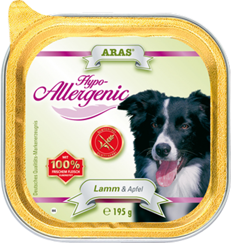 Консервы для собак Aras Hypo-Allergenic, гипоаллергенные, с бараниной и яблоком, 195 г5649032 Консервы для собак Aras Hypo-Allergenic, гипоаллергенные, с бараниной и яблоком, 195 г5649032Консервы Aras Hypo-Allergenic для собак всех пород и возрастов с признаками пищевой непереносимости. Предназначены для профилактики и лечения аллергических проявлений: расстройство пищеварения, ухудшение состояния шерсти и кожи, перхоть и зуд, хроническая диарея и рвота, аллергические реакции. Подходят для кормления пожилых собак. Корм не содержит пшеницу, ячмень, рожь, кукурузу и овес, способные вызывать аллергию у собак из-за наличия в них глютена. Изготовлен без сои и кукурузы, не содержит никаких синтетических добавок, благодаря этому корм очень хорошо усваивается организмом. Состав: свежая баранина и субпродукты (печень, сердце, легкое) 85,5%, свежее яблоко 14,5%. Пищевая ценность: белки 8,9%, жиры 6,4%, зола 1,6%, клетчатка 0,7%, влажность 79,6%. Товар сертифицирован.
