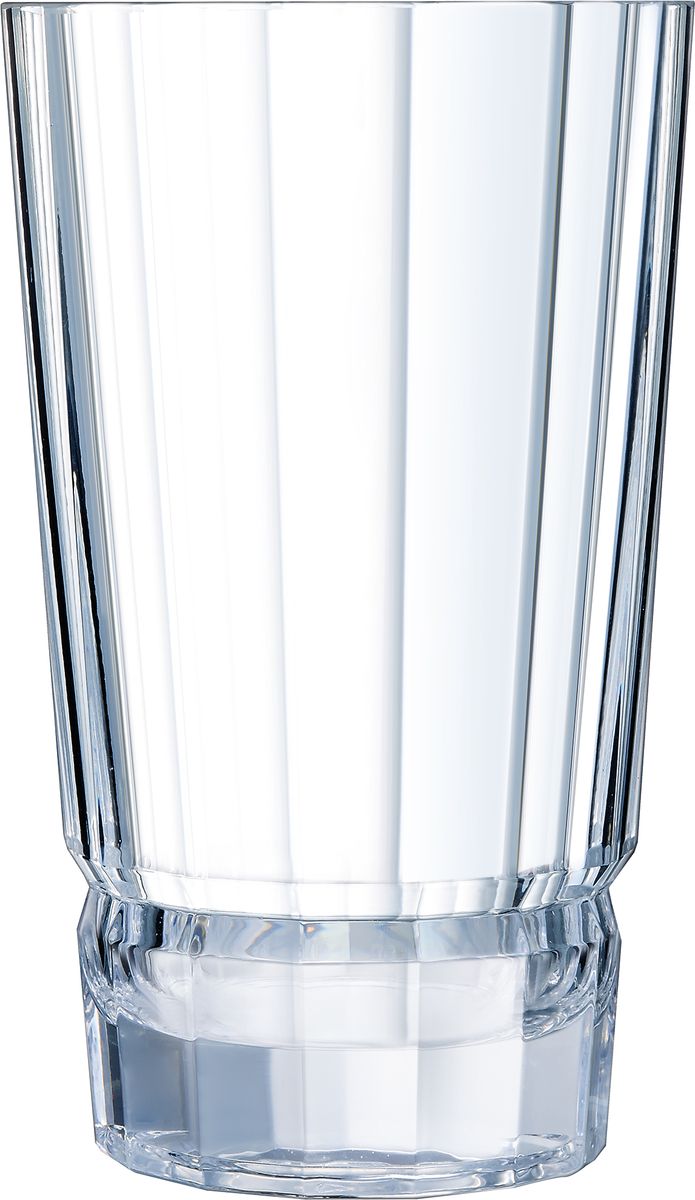 Ваза Cristal dArques Macassar, высота 27 см. L8169L8169 Ваза Cristal dArques Macassar, высота 27 см. L8169L8169Прямые грани и уникальный блеск коллекции Macassar переносят нас в мир высокой моды ар-деко. Вечные складки. Прямые бокалы из коллекции Macassar переносят нас в мир высокой моды ар-деко. Они выделяются изысканностью текучих складок от ножек до верха и единством симметричных линий. Как модницы безумных двадцатых, украшаясь тюрбанами и султанами, открывали свободу движения в мягкой драпировке, так бокалы в несравненном блеске хрусталя радуются свободе стиля и чистоте прямых и закругленных граней. Подобно тому, как современный кутюрье пересматривает вечные мотивы моды, эти текучие и геометрические скульптуры смело нарушают условности и утверждают смелость на вашем столе.