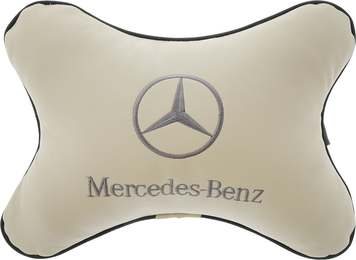Подушка автомобильная Autoparts Mercedes, на подголовник, цвет: бежевый, черный, 30 х 20 смМ16_бежевый, черный Подушка автомобильная Autoparts Mercedes, на подголовник, цвет: бежевый, черный, 30 х 20 смМ16_бежевый, черныйАвтомобильная подушка Autoparts Mercedes, выполненная из эко-кожи с мягким наполнителем из холлофайбера, снимает усталость с шейных мышц, обеспечивает правильное положение головы и амортизирует нагрузки на шейные позвонки при резком маневрировании. Ее можно зафиксировать на подголовнике с помощью регулируемого по длине ремня. На изделии имеется молния, с помощью которой вы с легкостью сможете поменять наполнитель. Если ваши пассажиры захотят вздремнуть, то подушка под голову окажется очень кстати и поможет расслабиться.