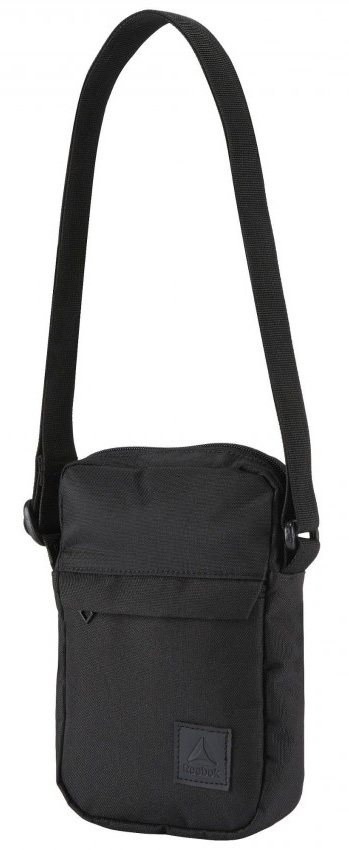 Сумка на пояс Reebok Style Found City Ba, цвет: черный. CD21841007950 Сумка на пояс Reebok Style Found City Ba, цвет: черный. CD21841007950Положи в эту сумку то, что понадобится в течение дня. В нее поместятся телефон, бумажник, ключи и карточки. Регулируемый ремешок для удобства.Материал: 100% полиэстер, легкий и в то же время прочный тканый материалРазмеры: 22 х 14 х 4 смПередний карман на молнии для надежностиРегулируемый плечевой ремень для удобстваСтильный принт спередиДополнительный карман сзади