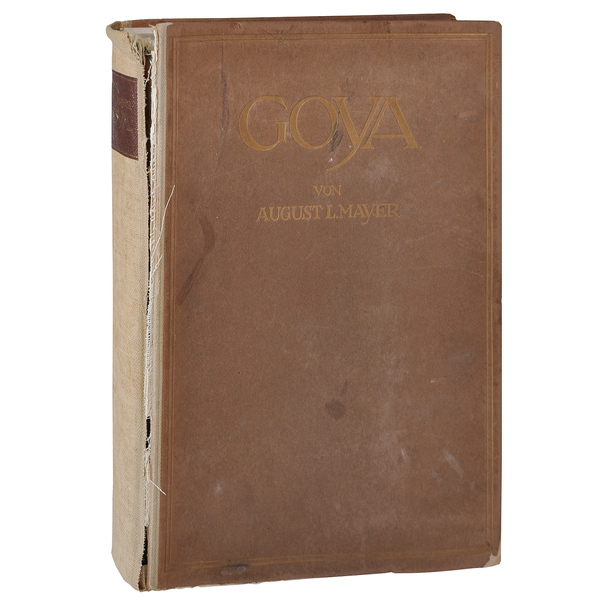 GoyaYM-0824 GoyaYM-0824Мюнхен, 1923 год. Издательство Verlag der J. G. Gottaschen Buchhandlung. Передняя обложка и первые страницы отделены от основного блока. Издательский переплет. Сохранность удовлетворительная.Goya scheint heute eines besonderen Kunders seines Ruhmes nicht mehr zu bediirfen. Wie der Kiinstler schon in seiner Zeit in Spanien gefeiert war und das Ausland, namentlich Frankreich sich sehr bald fur sein Werk bewundernd interessierte, so steht es erst recht in unseren Tagen als Tatsache in der ganzen Welt fest, daB Goya nicht nur einer der grofiten spanischen Maler war, sondern zu den bedeu= tendsten Kunstlern der neueren Zeit uberhaupt zu zahlen ist. Allein die Anerken^ nung, die Goya allgemein gezollt wird, ist noch immer zu gering. Die Bedeutung des Meisters in seiner Rolle als Bahnbrecher der neueren Kunst, der gesamten grofien Kunst des 19. Jahrhunderts, darf man ruhig mit der eines Masaccio vergleichen. Die Auswirkung der Kunst Goyas ist riesig; sie erstreckt sich sicher nicht nur auf das 19. Jahrhundert, sondern man darf ihr eine ahnliche Lebensdauer prophe* zeien, wie der Kunst eines Rembrandt. Goya ist letzten Endes der spanische, der romanische Rembrandt und teilt mit seinem noch gewaltigeren nordischen alteren Bruder eine Reihe gemeinsamer Merkmale. Beide haben eine wunder* bare, an Spannweite in der gesamten Geschichte der Kunst nur selten wieder anzutreffende Entwicklung durchgemacht, bei beiden treffen wir eine in reiferen Jahren immer starker werdende Verinnerlichung nach sehr aufierlichen und spieleri* schen Anfangen, beide bieten nicht nur durch ihr reines Kunstlertum dem geniefienden Beschauer neue Reize, sondern mit ihrer Kunst an das Letzte, Beste und Tiefste im Menschen riihrend, sind sie gleichsam apostolische Gestalten, die in ihrer Weise der Menschheit eine neue Bibel schenkten.