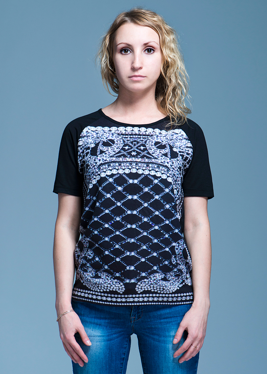 Футболка женская Vero Moda, цвет: черный. 10097910. Размер S (42)10097910 Футболка женская Vero Moda, цвет: черный. 10097910. Размер S (42)10097910Стильная женская футболка Vero Moda, выполненная из высококачественного материала, идеальный вариант для создания образа в стиле Casual. Футболка прямого кроя с короткими рукавами и круглым вырезом горловины будет отлично на вас смотреться. Модель оформлена оригинальным рисунком. Такая футболка будет дарить вам комфорт в течение всего дня и послужит замечательным дополнением к вашему гардеробу.