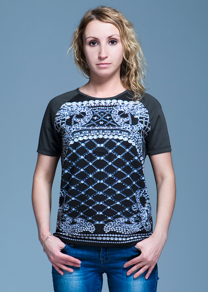 Футболка женская Vero Moda, цвет: асфальт. 10097910. Размер L (46)10097910 Футболка женская Vero Moda, цвет: асфальт. 10097910. Размер L (46)10097910Стильная женская футболка Vero Moda, выполненная из высококачественного материала, идеальный вариант для создания образа в стиле Casual. Футболка прямого кроя с короткими рукавами и круглым вырезом горловины будет отлично на вас смотреться. Модель оформлена оригинальным рисунком. Такая футболка будет дарить вам комфорт в течение всего дня и послужит замечательным дополнением к вашему гардеробу.