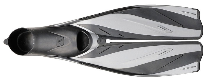 Ласты Tusa X-Pert Evolution с закрытой пяткой, цвет: черный, серый. TS FF-19 BK. Размер 44/45TS FF-19_BK Ласты Tusa X-Pert Evolution с закрытой пяткой, цвет: черный, серый. TS FF-19 BK. Размер 44/45TS FF-19_BKЛасты Tusa X-Pert Evolution с закрытой пяткой объединяют технологию пропеллера, лопасть Мульти-флекс и запатентованную технологию скошенной лопасти. Ласты X-Pert Evolution обеспечивают большую скорость и энергию гребка при меньших усилиях, значительно превосходя традиционные ласты с закрытой пяткой. Модель отличается тонким и легким дизайном, благодаря чему идеально подходит для сноркелинга и путешествий. Эти ласты обеспечат максимально эффективную работу и комфорт при минимальной нагрузке на мышцы ног, если вы будете грести в спокойном темпе, двигая ногами в вертикальной плоскости и слегка сгибая колени.Гарантийный срок - 12 месяцев.