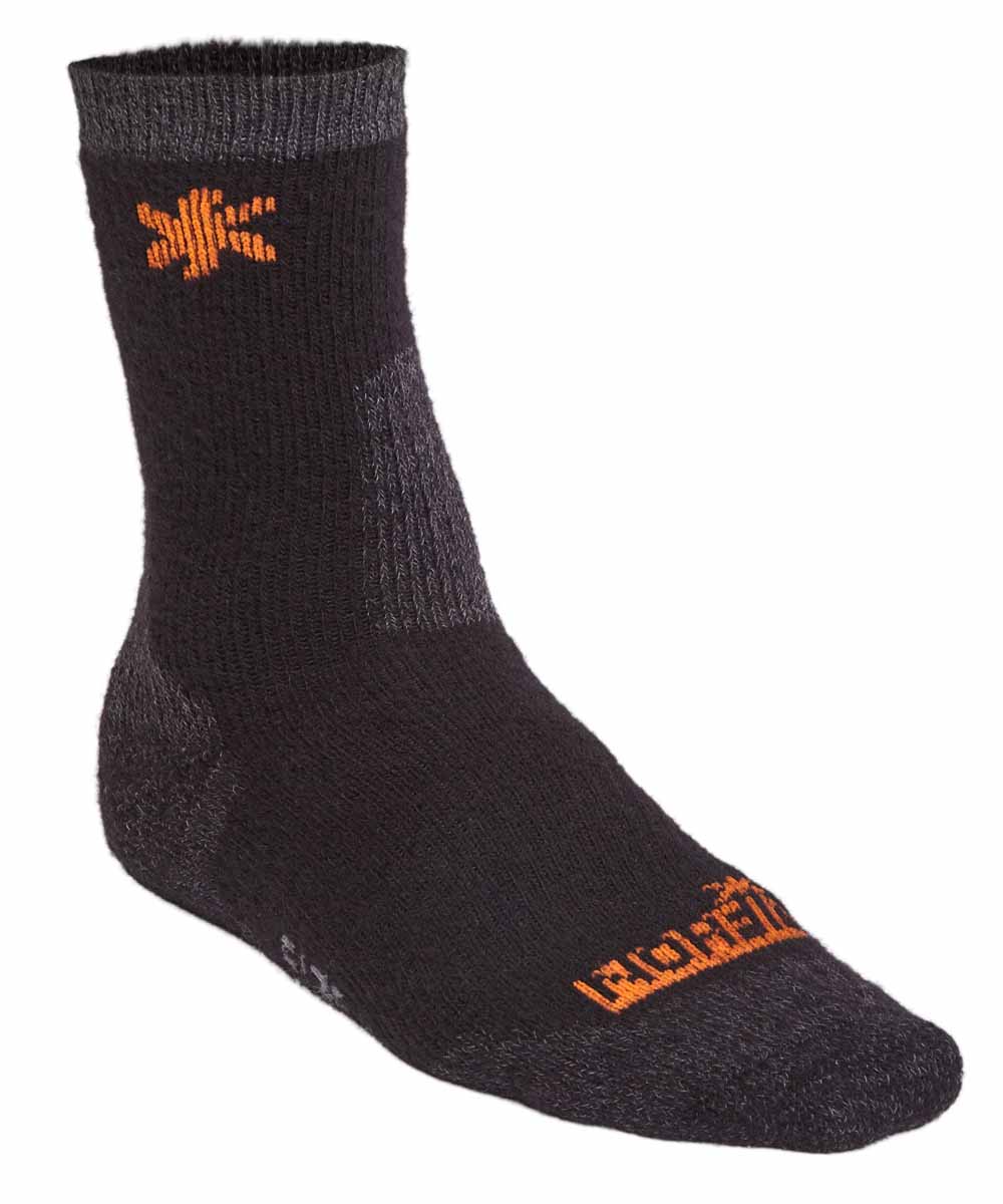 Термоноски мужские Norfin Wool, цвет: серый, черный. 303801. Размер L (42-44)303801 Термоноски мужские Norfin Wool, цвет: серый, черный. 303801. Размер L (42-44)303801Термоноски мужские отлично подходят для занятий различными видами спорта и повседневного использования. Особенно мягкие и удобные термоноски Norfin Wool средней длины из материала, в состав которого входит шерсть Мериноса и синтетические материалы, способные надежно отводить влагу с поверхности кожи, что очень важный фактор для сохранения тепла наших ног при низкой активности в холодную погоду, а также обеспечить надежную фиксацию носок на ногах. Эргономичная конструкция носков обеспечивает идеальное прилегание и не позволяет им сползти в обувь.