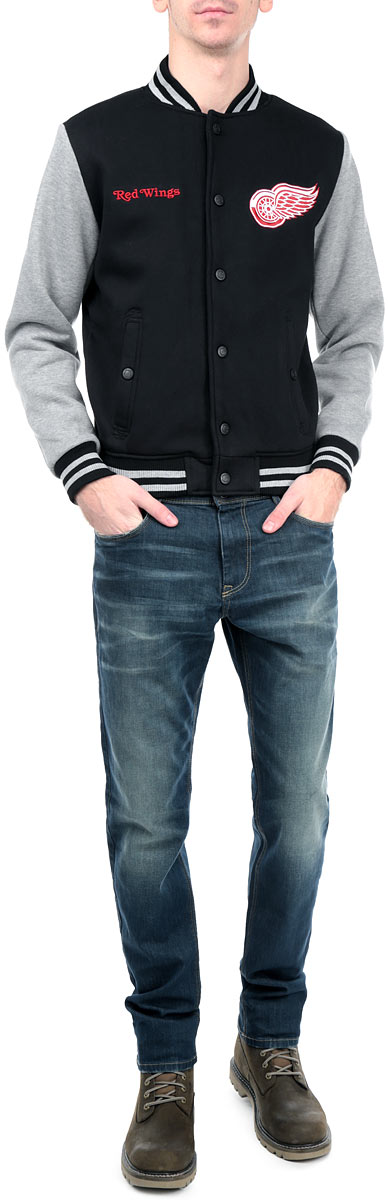 Куртка мужская NHL Detroit Red Wings, цвет: черный, серый меланж. 57030. Размер S (46)57030 Куртка мужская NHL Detroit Red Wings, цвет: черный, серый меланж. 57030. Размер S (46)57030Мужская куртка NHL Detroit Red Wings, изготовленная из полиэстера и хлопка, очень мягкая и приятная на ощупь, не сковывает движения, обеспечивая наибольший комфорт. Подкладка изделия выполнена из полиэстера.Куртка с небольшим воротником-стойкой и длинными рукавами застегивается на кнопки по всей длине. Снизу модели предусмотрена широкая мягкая резинка, которая предотвращает проникновение холодного воздуха. Рукава дополнены эластичными манжетами. Спереди расположены два втачных кармана на кнопках. Изделие оформлено нашивками с символикой хоккейного клуба Detroit Red Wings.Теплая и стильная куртка подарит вам комфорт и станет отличным дополнением к вашему гардеробу.
