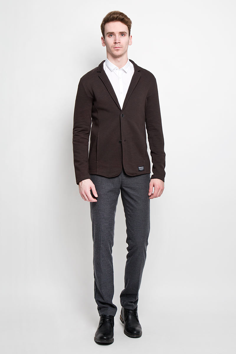 Кардиган мужской Tom Tailor Denim, цвет: темно-коричневый. 2529960.00.12. Размер M (48)2529960.00.12 Кардиган мужской Tom Tailor Denim, цвет: темно-коричневый. 2529960.00.12. Размер M (48)2529960.00.12Потрясающий мужской кардиган Tom Tailor Denim будет гармонично смотреться в сочетании с джинсами. Кардиган выполнен из высококачественных материалов. С внутренней стороны дополнен флисом, приятен к телу. Застегивается на пуговицы по всей длине изделия. Модель имеет два арезных кармана. Внизу изделия расположена нашивка с логотипом бренда.Отличный вариант для создания стильного образа.