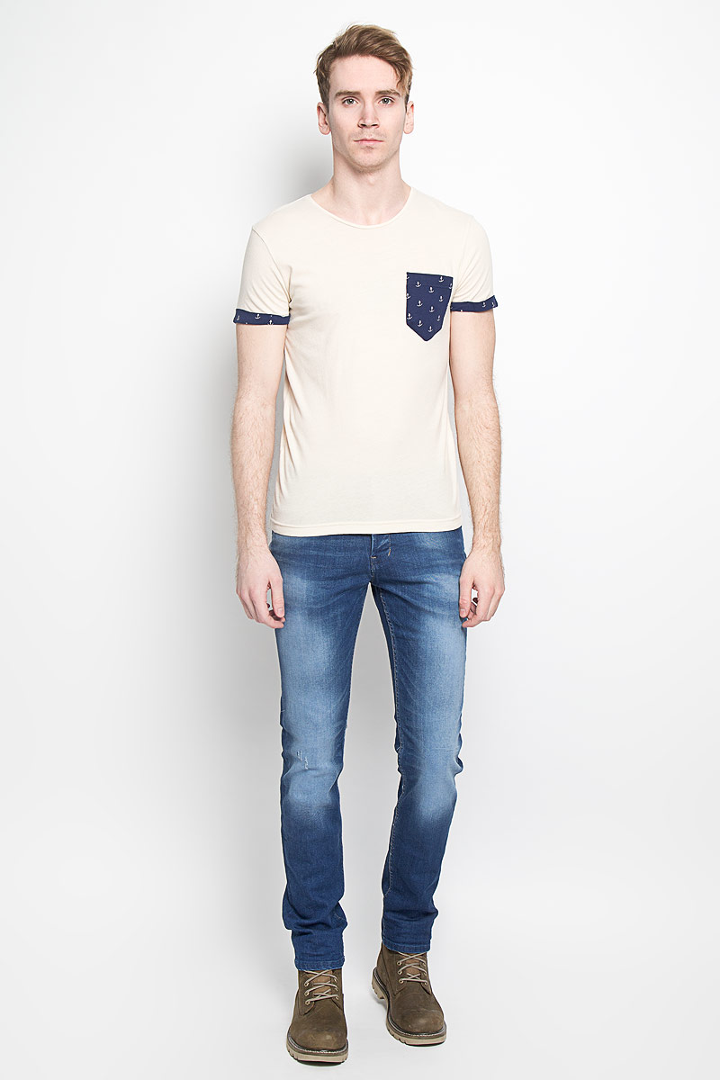 Футболка мужская Tom Tailor Denim Basic, цвет: бежевый. 1033991.00.12. Размер L (50)1033991.00.12 Футболка мужская Tom Tailor Denim Basic, цвет: бежевый. 1033991.00.12. Размер L (50)1033991.00.12Стильная мужская футболка Tom Tailor Denim Basic выполнена из натурального хлопка. Материал очень мягкий и приятный на ощупь, обладает высокой воздухопроницаемостью и гигроскопичностью, позволяет коже дышать. Модель прямого кроя с круглым вырезом горловины дополнена на груди накладным кармашком. Короткие рукава оформлены пристроченными отворотами. Спинка изделия немного удлинена. Такая модель подарит вам комфорт в течение всего дня и послужит замечательным дополнением к вашему гардеробу.