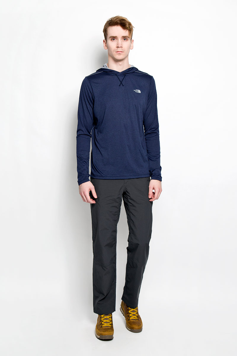 Брюки мужские The North Face Horizon, цвет: серый. T0CF710C5. Размер 32 (48)T0CF710C5 Брюки мужские The North Face Horizon, цвет: серый. T0CF710C5. Размер 32 (48)T0CF710C5Мужские брюки The North Face Horizon прямого кроя и средней посадки.Застегиваются брюки на металлическую кнопку в поясе и ширинку на застежке-молнии, имеются шлевки для ремня. Спереди модель оформлена двумя втачными карманами, по бокам двумя прорезными карманами, один на молнии, второй на липучке и сзади двумя прорезными карманами на липучках.Степень защиты от ультрафиолета UPF 30.