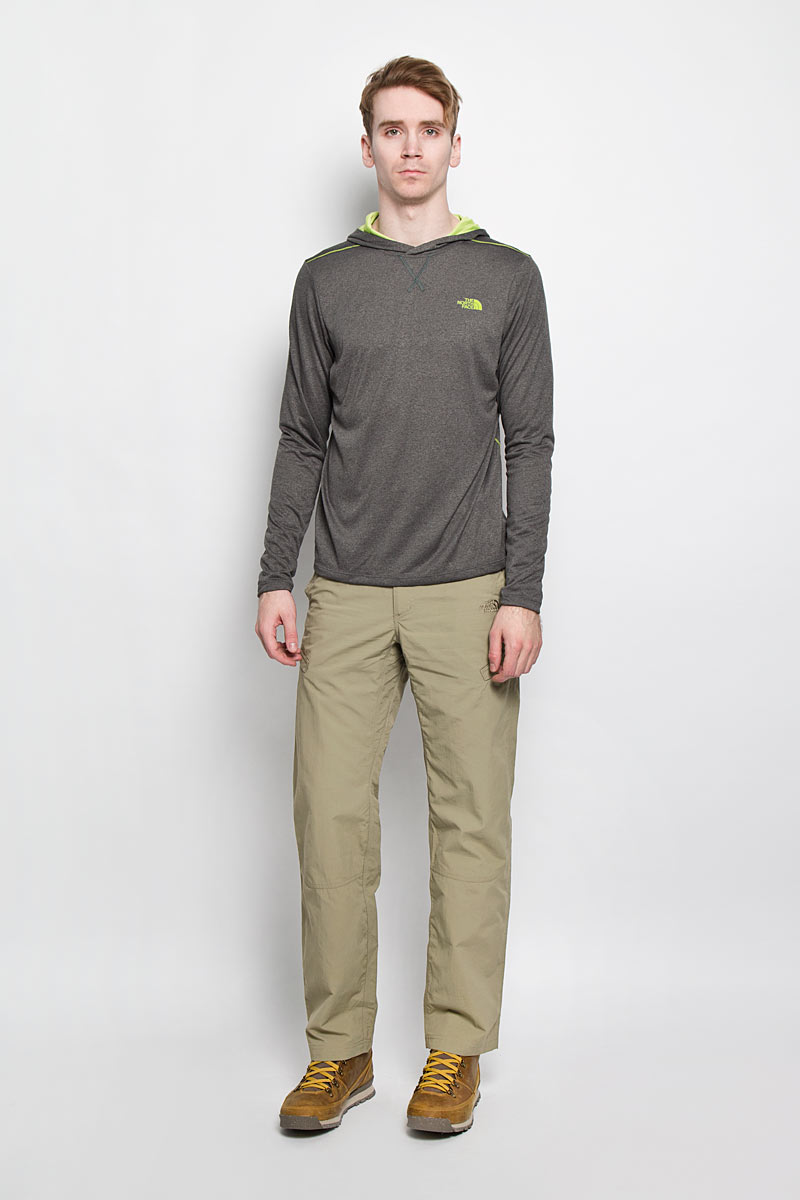 Брюки мужские The North Face Horizon, цвет: светло-оливковый. T0CF71EGA. Размер 28 (44)T0CF71EGA Брюки мужские The North Face Horizon, цвет: светло-оливковый. T0CF71EGA. Размер 28 (44)T0CF71EGAМужские брюки The North Face Horizon прямого кроя и средней посадки.Застегиваются брюки на металлическую кнопку в поясе и ширинку на застежке-молнии, имеются шлевки для ремня. Спереди модель оформлена двумя втачными карманами, по бокам двумя прорезными карманами, один на молнии, второй на липучке и сзади двумя прорезными карманами на липучках.Степень защиты от ультрафиолета UPF 30.