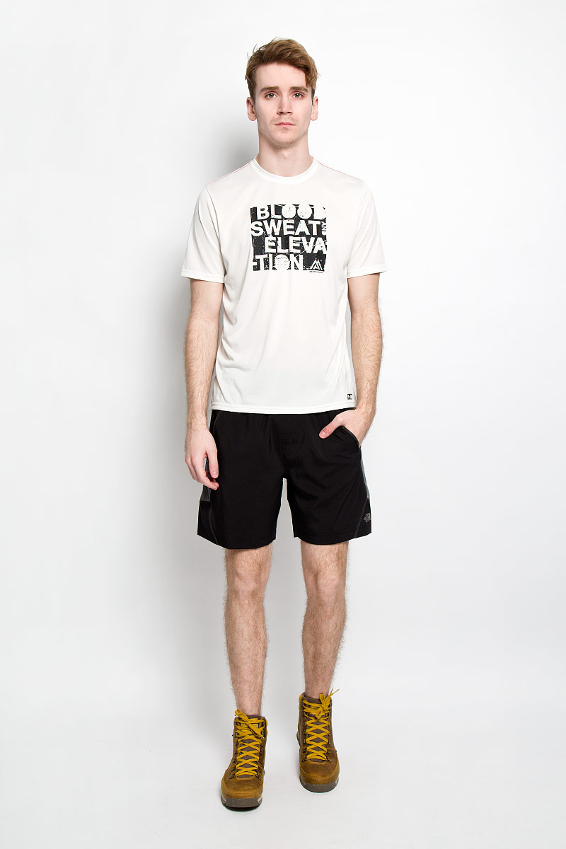 Футболка для фитнеса мужская The North Face M MA GRP Reax AMP, цвет: белый. T0CE0PEY8. Размер S (44/46)T0CE0PEY8 Футболка для фитнеса мужская The North Face M MA GRP Reax AMP, цвет: белый. T0CE0PEY8. Размер S (44/46)T0CE0PEY8Легкая мужская футболка для фитнеса The North Face M MA GRP RXN AMP CW из серии Mountain Athletics выполнена из полиэстера. Материал обеспечивает отведение влаги на поверхность и способствует ее быстрому испарению. Такая футболка превосходно подойдет для занятий спортом и активного отдыха. Модель с короткими рукавами и круглым вырезом горловины оформлена оригинальным принтом. Модель подарит вам комфорт в течение всей тренировки и послужит замечательным дополнением к вашему спортивному гардеробу.