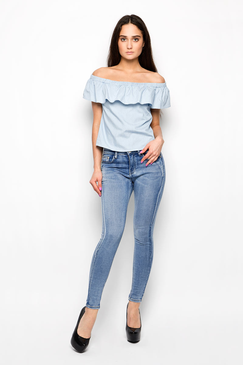 Топ женский Glamorous, цвет: светло-голубой. CK3005. Размер L (48)CK3005_Light Blue Chambray Топ женский Glamorous, цвет: светло-голубой. CK3005. Размер L (48)CK3005_Light Blue ChambrayЖенский топ Glamorous, выполненный из лиоцелла и хлопка, эффектно дополнит ваш образ. Изделие мягкое и приятное на ощупь, не сковывает движения и хорошо вентилируется. Топ имеет эластичный вырез горловины Анжелика, декорированный широкой оборкой. Современный дизайн и расцветка модели подчеркнут вашу индивидуальность и неповторимый стиль.