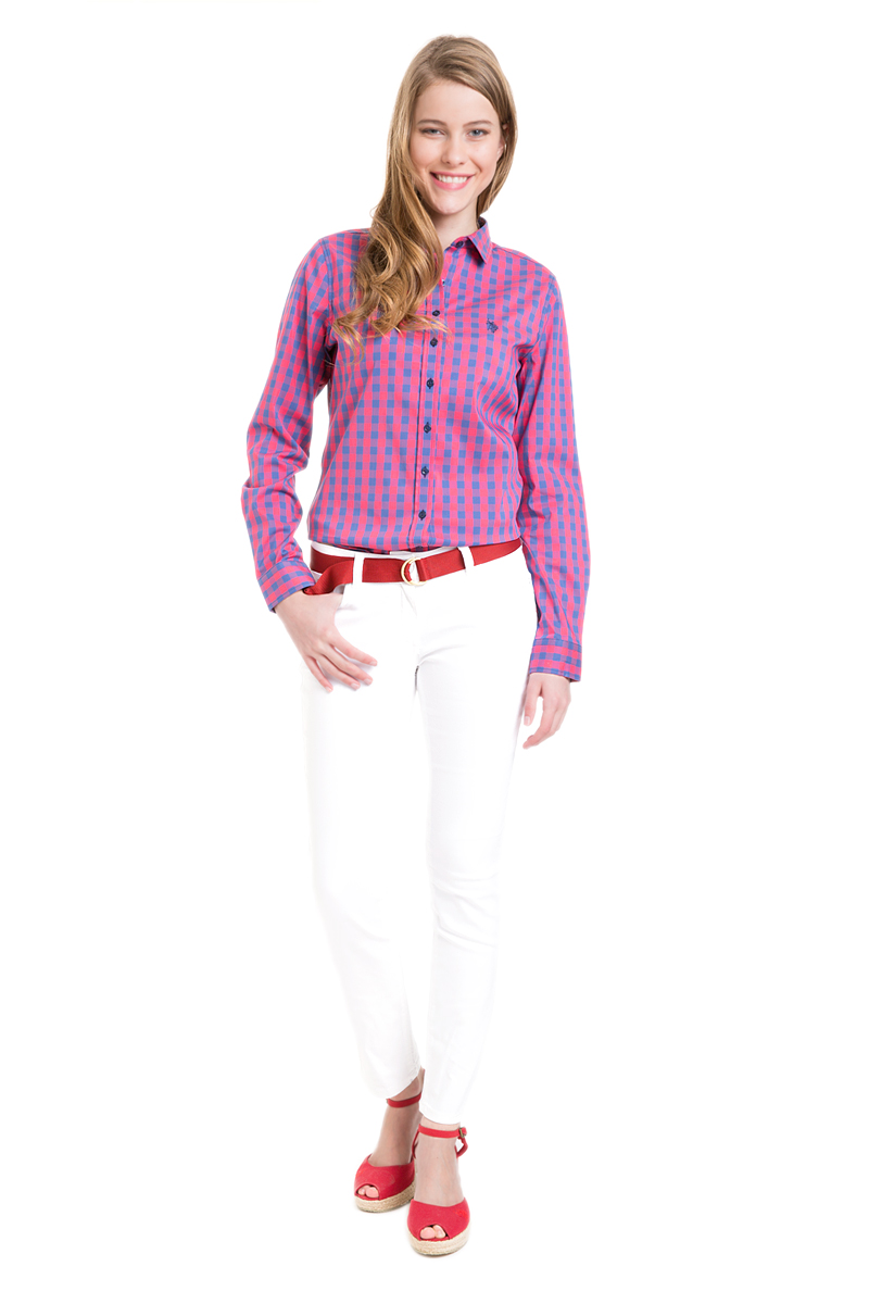 Брюки женские U.S. Polo Assn., цвет: белый. G082GL078CECATINAGL6Y_VR013. Размер 36 (42)G082GL078CECATINAGL6Y_VR013 Брюки женские U.S. Polo Assn., цвет: белый. G082GL078CECATINAGL6Y_VR013. Размер 36 (42)G082GL078CECATINAGL6Y_VR013Женские брюки U.S. Polo Assn. изготовлены из хлопка с добавлением полиэстера и эластана. Брюки-слим застегиваются на пуговицу и имеют ширинку на застежке-молнии. На поясе предусмотрены шлевки для ремня. Спереди расположены два втачных кармана и один накладной, сзади - два накладных кармана. Изделие украшено вышитым логотипом бренда.