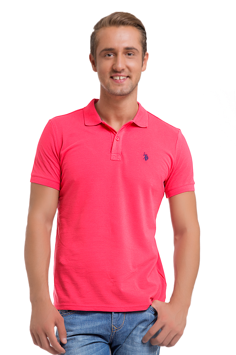 Поло мужское U.S. Polo Assn., цвет: малиновый. G081GL0110GTP04IY6_PB0012. Размер XS (42/44)G081GL0110GTP04IY6_PB0012 Поло мужское U.S. Polo Assn., цвет: малиновый. G081GL0110GTP04IY6_PB0012. Размер XS (42/44)G081GL0110GTP04IY6_PB0012Стильная мужская футболка-поло U.S. Polo Assn., выполненная из высококачественного хлопка, обладает высокой теплопроводностью, воздухопроницаемостью и гигроскопичностью, позволяет коже дышать.Модель с короткими рукавами и отложным воротником - идеальный вариант для создания оригинального современного образа. Сверху футболка-поло застегивается на две пуговицы. Воротник и низ рукавов выполнены из трикотажной резинки. Модель оформлена на груди небольшой вышивкой.