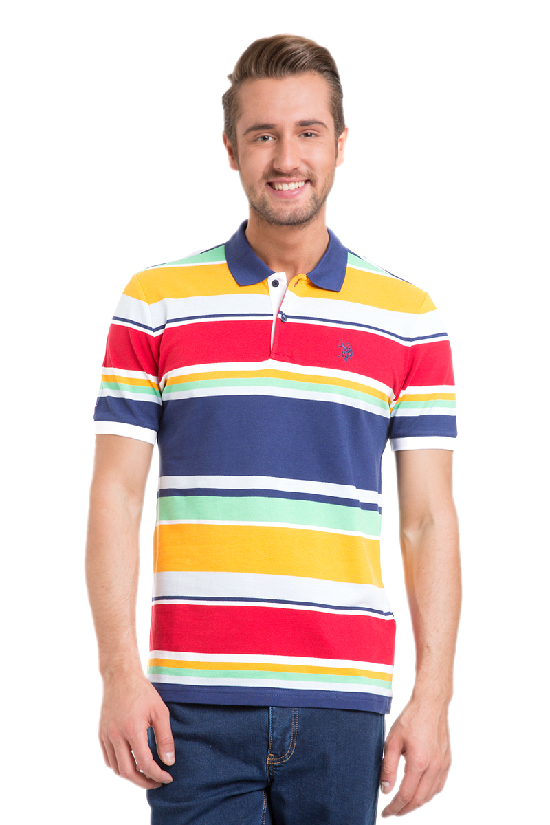 Поло мужское U.S. Polo Assn., цвет: темно-синий, голубой, оранжевый. G081GL0110IGOR_LC0023. Размер M (48/50)G081GL0110IGOR_LC0023 Поло мужское U.S. Polo Assn., цвет: темно-синий, голубой, оранжевый. G081GL0110IGOR_LC0023. Размер M (48/50)G081GL0110IGOR_LC0023Мужское поло U.S. Polo Assn. изготовлено из натурального хлопка. Модель с отложным воротником и короткими рукавами застегивается сверху на две пуговицы. Воротник и края рукавов выполнены из трикотажной резинки. Поло оформлено контрастными полосками и украшено вышитым логотипом бренда.