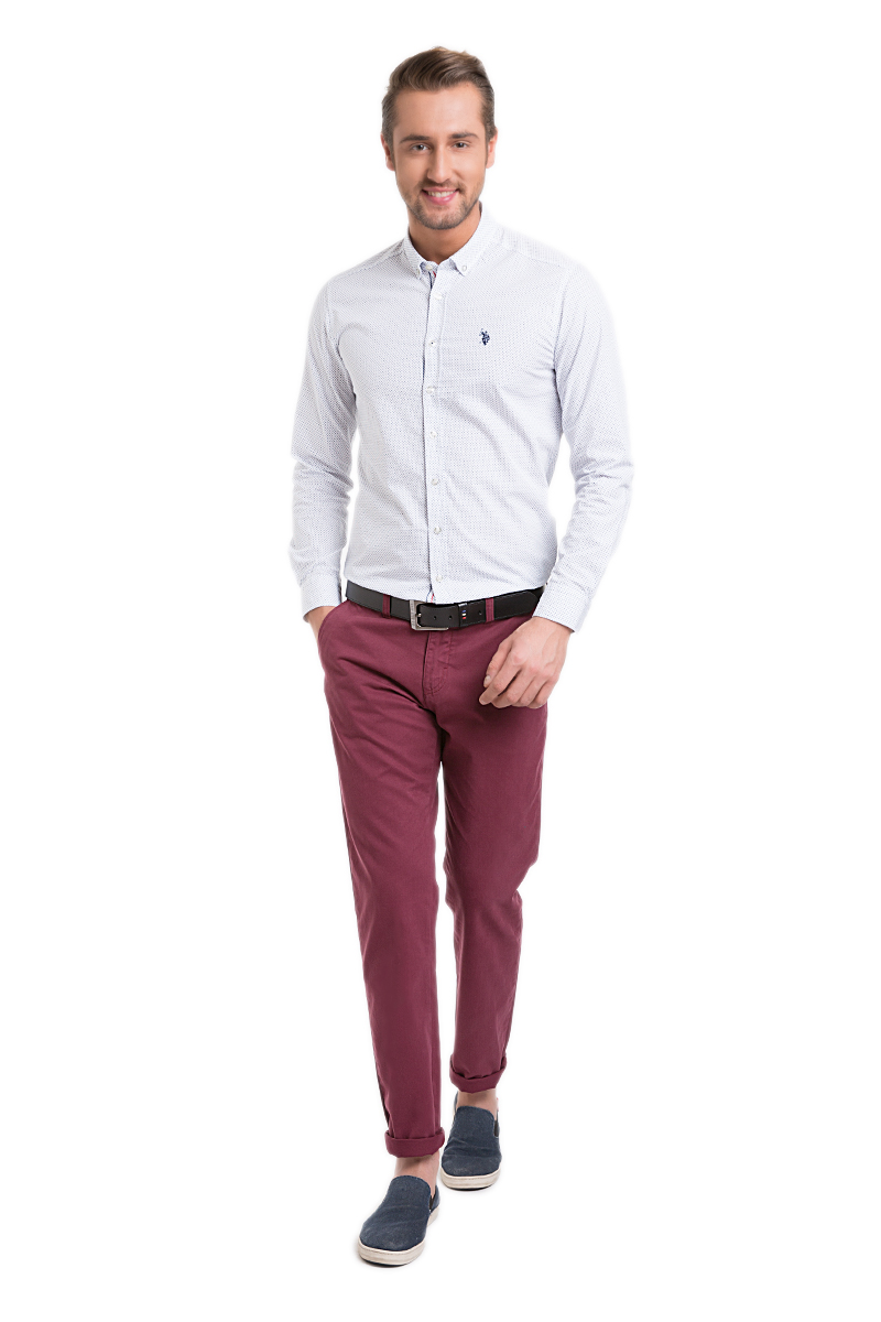 Брюки мужские U.S. Polo Assn., цвет: бордовый. G081SZ078PARISKR016Y-ING_VR014. Размер 30 (46)G081SZ078PARISKR016Y-ING_VR014 Брюки мужские U.S. Polo Assn., цвет: бордовый. G081SZ078PARISKR016Y-ING_VR014. Размер 30 (46)G081SZ078PARISKR016Y-ING_VR014Стильные мужские брюки U.S. Polo Assn. великолепно подойдут для повседневной носки и помогут вам создать незабываемый современный образ. Классическая модель прямого кроя и стандартной посадки изготовлена из натурального хлопка, благодаря чему великолепно пропускает воздух, обладает высокой гигроскопичностью и превосходно сидит. Брюки застегиваются на ширинку на застежке-молнии, а также пуговицу на поясе. На поясе расположены шлевки для ремня. Брюки оснащены двумя втачными карманами, и двумя втачными карманами на пуговицах сзади.Эти модные и в тоже время удобные брюки станут великолепным дополнением к вашему гардеробу. В них вы всегда будете чувствовать себя уверенно и комфортно.