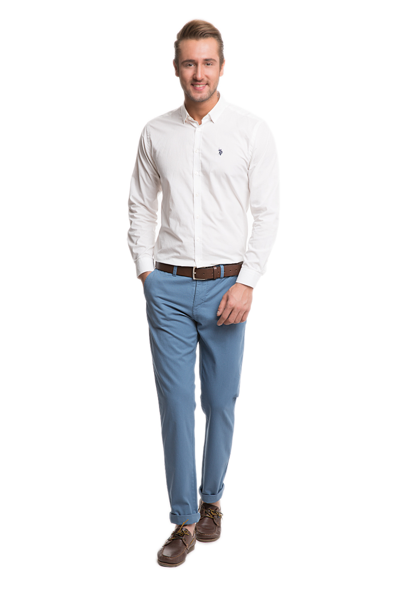 Брюки мужские U.S. Polo Assn., цвет: голубой. G081SZ078PARISKR016Y-ING_VR028. Размер 30 (46)G081SZ078PARISKR016Y-ING_VR028 Брюки мужские U.S. Polo Assn., цвет: голубой. G081SZ078PARISKR016Y-ING_VR028. Размер 30 (46)G081SZ078PARISKR016Y-ING_VR028Стильные мужские брюки U.S. Polo Assn. великолепно подойдут для повседневной носки и помогут вам создать незабываемый современный образ. Классическая модель прямого кроя и стандартной посадки изготовлена из натурального хлопка, благодаря чему великолепно пропускает воздух, обладает высокой гигроскопичностью и превосходно сидит. Брюки застегиваются на ширинку на застежке-молнии, а также пуговицу на поясе. На поясе расположены шлевки для ремня. Брюки оснащены двумя втачными карманами, и двумя втачными карманами на пуговицах сзади.Эти модные и в тоже время удобные брюки станут великолепным дополнением к вашему гардеробу. В них вы всегда будете чувствовать себя уверенно и комфортно.