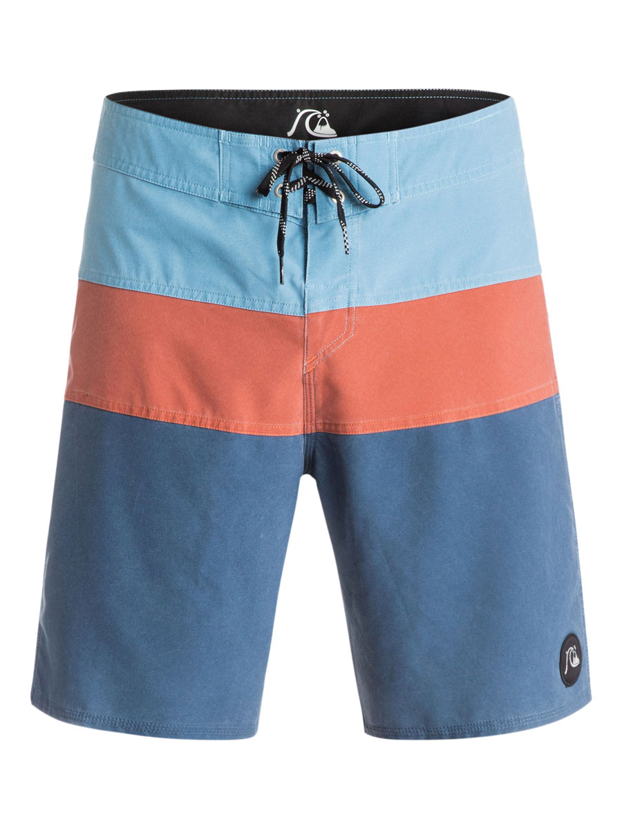 Шорты мужские Quiksilver, цвет: синий. EQYBS03281-BRQ0. Размер 28 (44)EQYBS03281-BRQ0 Шорты мужские Quiksilver, цвет: синий. EQYBS03281-BRQ0. Размер 28 (44)EQYBS03281-BRQ0Стильные мужские шорты Quiksilver выполнены из полиэстера с добавлением эластана. Шорты с поясом застегиваются на завязки-шнурки и липучки. Сзади изделие дополнено одним прорезным карманом на застежке-молнии.Модель декорирована принтом в виде полосок и небольшой нашивкой с логотипом бренда.