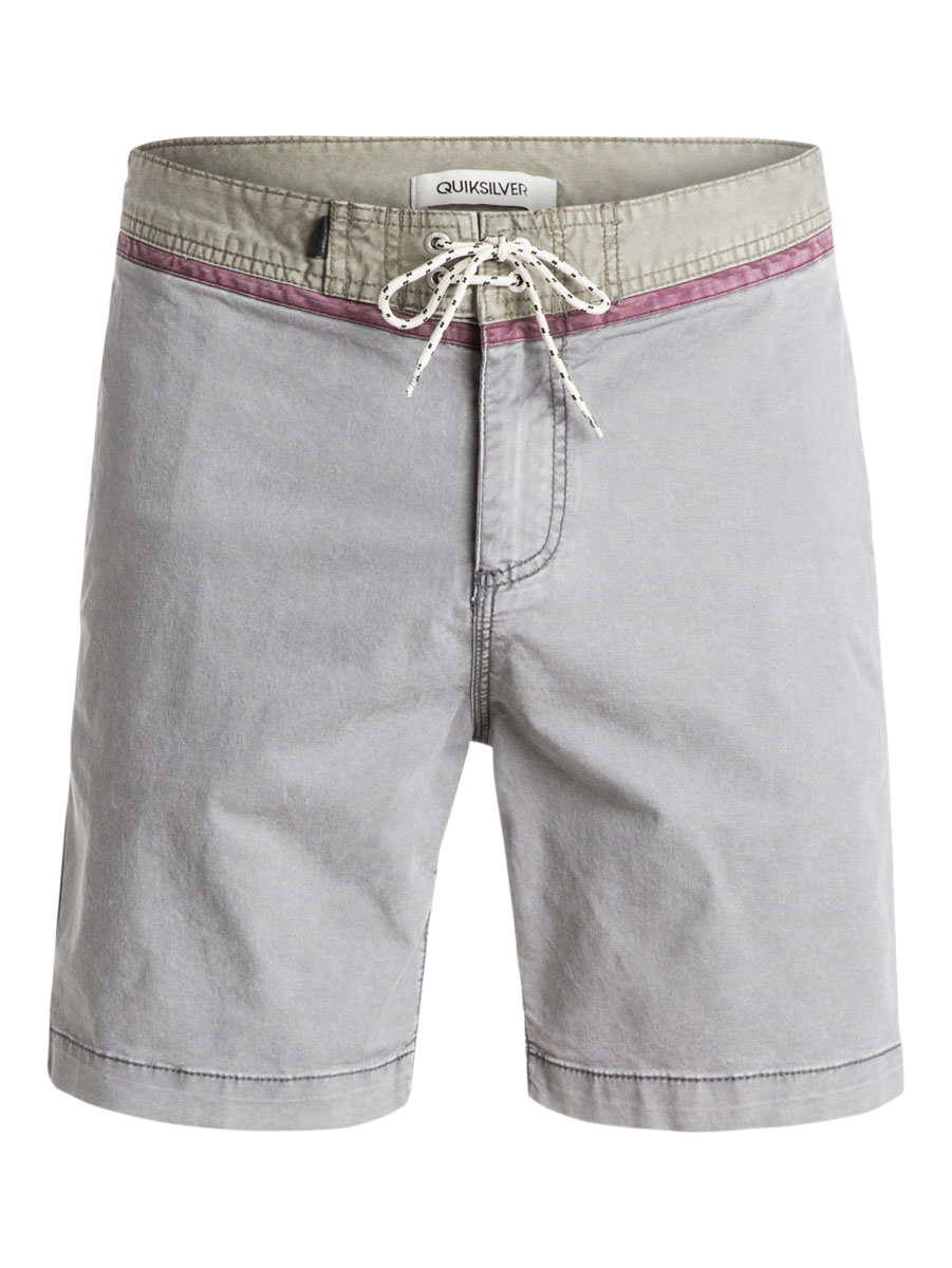 Шорты мужские Quiksilver, цвет: серый. EQYWS03174-KPV0. Размер 30 (46)EQYWS03174-KPV0 Шорты мужские Quiksilver, цвет: серый. EQYWS03174-KPV0. Размер 30 (46)EQYWS03174-KPV0Стильные мужские шорты Quiksilver выполнены из полиэстера с добавлением эластана. Шорты с поясом застегиваются на завязки-шнурки и металлическую молнию. Сзади изделие дополнено одним накладным карманом с клапаном на кнопке.