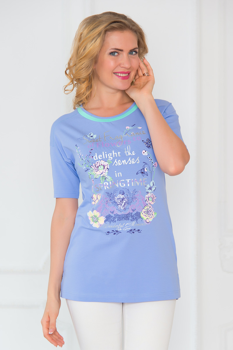 Футболка женская BeGood, цвет: сиренево-голубой. SS16-BGUZ-541. Размер 42SS16-BGUZ-541 Футболка женская BeGood, цвет: сиренево-голубой. SS16-BGUZ-541. Размер 42SS16-BGUZ-541Стильная женская футболка BeGood изготовлена из эластичного хлопка.Приталенная модель с короткими рукавами и круглым вырезом горловины оформлена оригинальным красочным принтом. Снизу по бокам изделие дополнено небольшими разрезами.