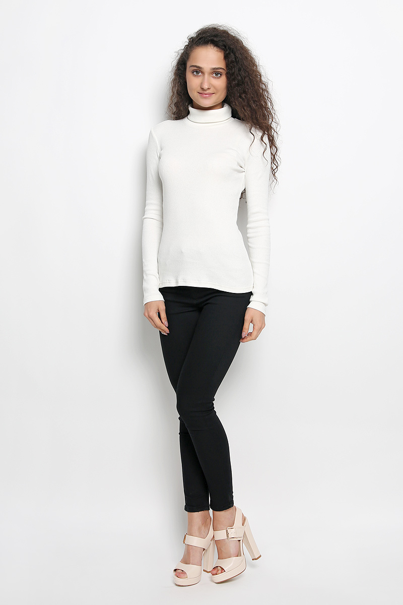 Водолазка женская Rocawear, цвет: молочный. R041516. Размер S (44)R041516 Водолазка женская Rocawear, цвет: молочный. R041516. Размер S (44)R041516Женская водолазка Rocawear выполнена из мягкого эластичного хлопка. Материал изделия тактильно приятный, не сковывает движения и хорошо вентилируется. Водолазка с воротником-гольф и длинными рукавами имеет слегка приталенный силуэт.Модель идеально подойдет для повседневной носки и обеспечит комфорт и удобство в течение всего дня.