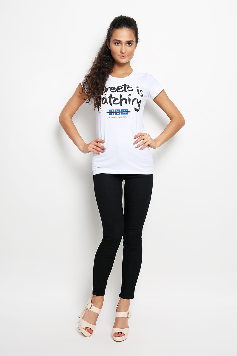 Футболка женская Rocawear, цвет: белый. R031507. Размер L (48)R031507 Футболка женская Rocawear, цвет: белый. R031507. Размер L (48)R031507Женская футболка Rocawear, выполненная из эластичного хлопка, поможет создать отличный современный образ. Материал очень мягкий и приятный на ощупь, не сковывает движения и хорошо вентилируется. Футболка с круглым вырезом горловины и короткими рукавами имеет слегка приталенный силуэт. Вырез горловины дополнен трикотажной резинкой. Оформлена модель принтовыми надписями.Стильный дизайн и высокое качество исполнения принесут удовольствие от покупки и подарят отличное настроение!