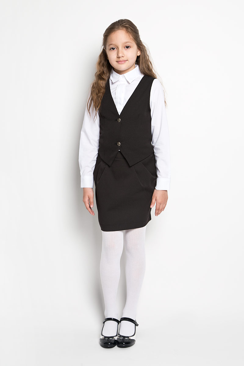 Жилет для девочки Orby School, цвет: черный. 64138_OLG, вариант 3. Размер 164, 12-13 лет64138_OLG Жилет для девочки Orby School, цвет: черный. 64138_OLG, вариант 3. Размер 164, 12-13 лет64138_OLGЭлегантный жилет для девочки Orby идеально подойдет для школы. Изготовленный из полиэстера с добавлением вискозы и эластана, он необычайно мягкий и приятный на ощупь, не сковывает движения и позволяет коже дышать, не раздражает даже самую нежную и чувствительную кожу ребенка, обеспечивая ему наибольший комфорт.Жилет классического кроя с V-образным вырезом горловины спереди застегивается на две оригинальные пуговицы. Приталенный силуэт подчеркивает фигуру, а регулировка-поясок обеспечивает дополнительный комфорт и идеальную посадку. Являясь важным атрибутом школьной моды, стильный жилет подчеркивает деловой имидж ученицы, придавая ей уверенность.