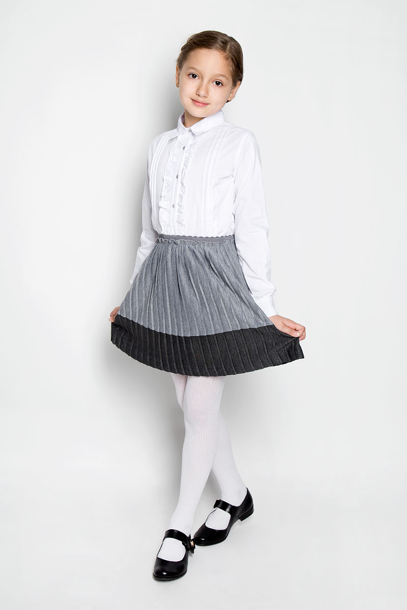 Юбка для девочки Scool, цвет: серый. 364059. Размер 134, 9 лет364059 Юбка для девочки Scool, цвет: серый. 364059. Размер 134, 9 лет364059Очаровательная юбка для девочки Scool идеально подойдет вашей маленькой моднице и станет отличным дополнением к детскому гардеробу. Изготовленная из 100% полиэстерана с подкладкой, она мягкая и приятная на ощупь, не сковывает движения и позволяет коже дышать, не раздражает нежную кожу ребенка, обеспечивая ему наибольший комфорт. Плиссированная юбочка на талии имеет широкую эластичную резинку, не сдавливающую живот ребенка. Модель оформлена многочисленными мелкими складками. В такой юбочке ваша модница будет чувствовать себя комфортно, уютно и всегда будет в центре внимания!