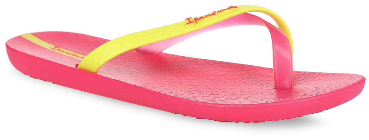 Сланцы женские Ipanema Mix Color, цвет: розовый, желтый. 81137-22107. Размер BRA 35 (36)81137-22107 Сланцы женские Ipanema Mix Color, цвет: розовый, желтый. 81137-22107. Размер BRA 35 (36)81137-22107Стильные женские сланцы Mix Color от Ipanema очаруют вас с первого взгляда. Модель полностью выполнена из поливинилхлорида и оформлена на ремешке названием бренда. Пересекающиеся ремешки гарантируют надежную фиксацию модели на ноге. Рифление на верхней поверхности подошвы предотвращает выскальзывание ноги. Рельефное основание подошвы обеспечивает уверенное сцепление с любой поверхностью. Удобные сланцы прекрасно подойдут для похода в бассейн или на пляж.