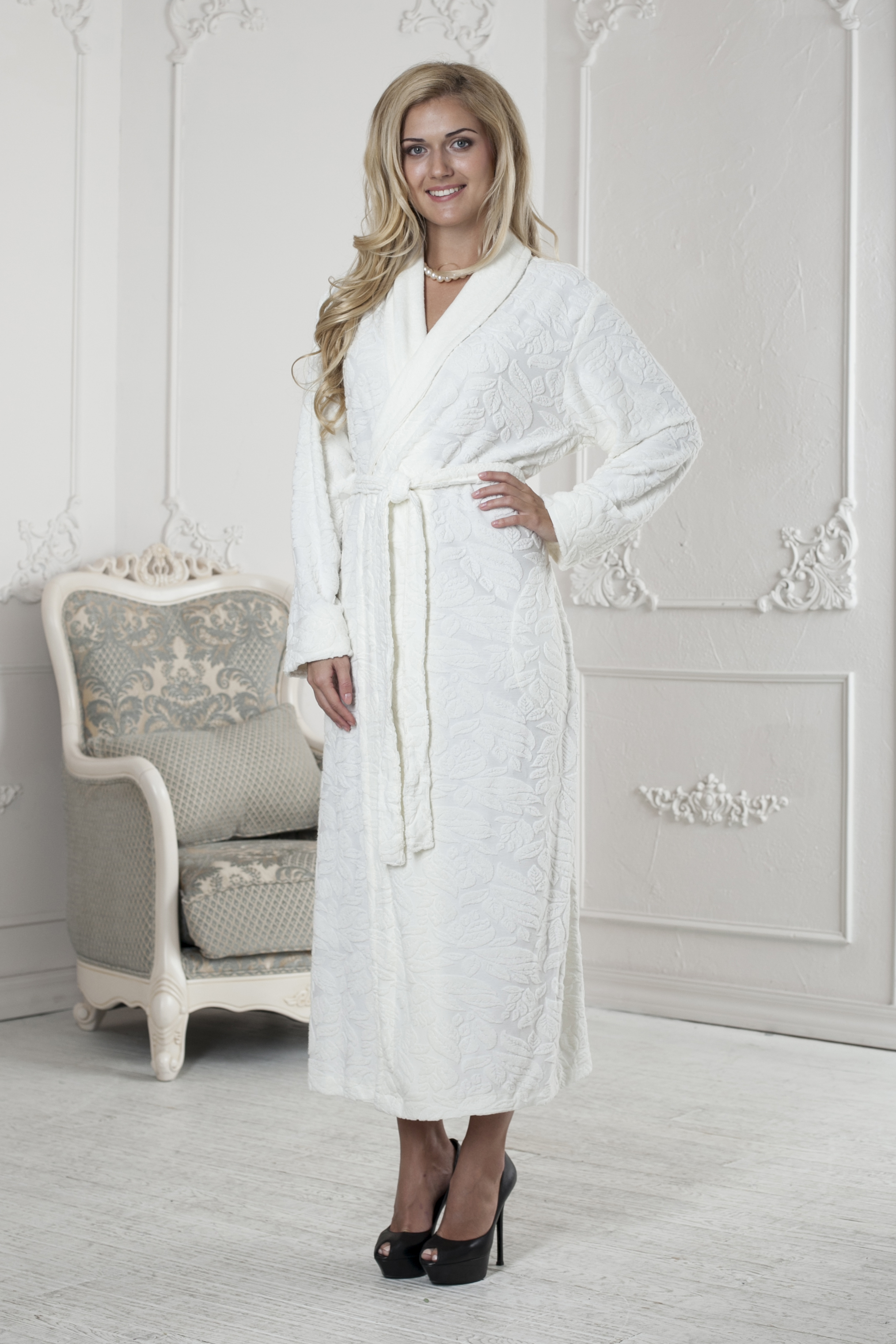 Халат женский Five Wien Home, цвет: слоновая кость. 411. Размер L/XL (48/52)411 Халат женский Five Wien Home, цвет: слоновая кость. 411. Размер L/XL (48/52)411Очень мягкий и приятный женский халат из трикотажного бамбука. Очень элегантная и женственная модель. Объемная текстура по всему халату.