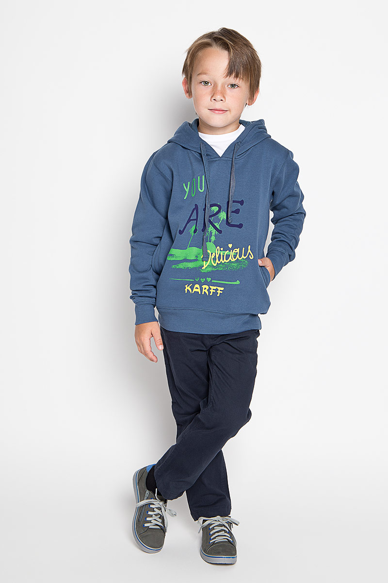 Толстовка для мальчика Karff, цвет: синий. 46029-02. Размер 146, 11-13 лет46029-02 Толстовка для мальчика Karff, цвет: синий. 46029-02. Размер 146, 11-13 лет46029-02Стильная и теплая толстовка для мальчика Karff идеально подойдет вашему малышу в прохладные дни. Изготовленная из натурального хлопка, толстовка необычайно мягкая и приятная на ощупь, не сковывает движения и позволяет коже дышать, не раздражает даже самую нежную и чувствительную кожу ребенка, обеспечивая наибольший комфорт. Внешняя сторона изделия гладкая, а внутренняя имеет начес.Толстовка с длинными рукавами имеет капюшон, объем которого регулируется при помощи шнурка-кулиски. Рукава дополнены широкими трикотажными манжетами, которые мягко обхватывают запястья. Низ толстовки также дополнен широкой трикотажной резинкой. Толстовка оформлена принтом с изображением силуэта острова и надписью You Are Delicious. Толстовка дополнена втачными карманами по бокам.Оригинальный современный дизайн и актуальная расцветка делают эту толстовку модным и стильным предметом детского гардероба. В ней ваш маленький модник всегда будет в центре внимания!