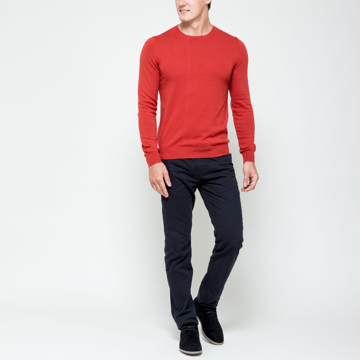 Джемпер мужской Sela Basic, цвет: красно-коричневый. JR-214/1001-6352. Размер L (50)JR-214/1001-6352 Джемпер мужской Sela Basic, цвет: красно-коричневый. JR-214/1001-6352. Размер L (50)JR-214/1001-6352Мужской джемпер Sela Basic выполнен из натурального хлопка. Модель с круглым вырезом горловины и длинными рукавами. Вырез горловины, низ рукавов и низ изделия связаны резинкой.