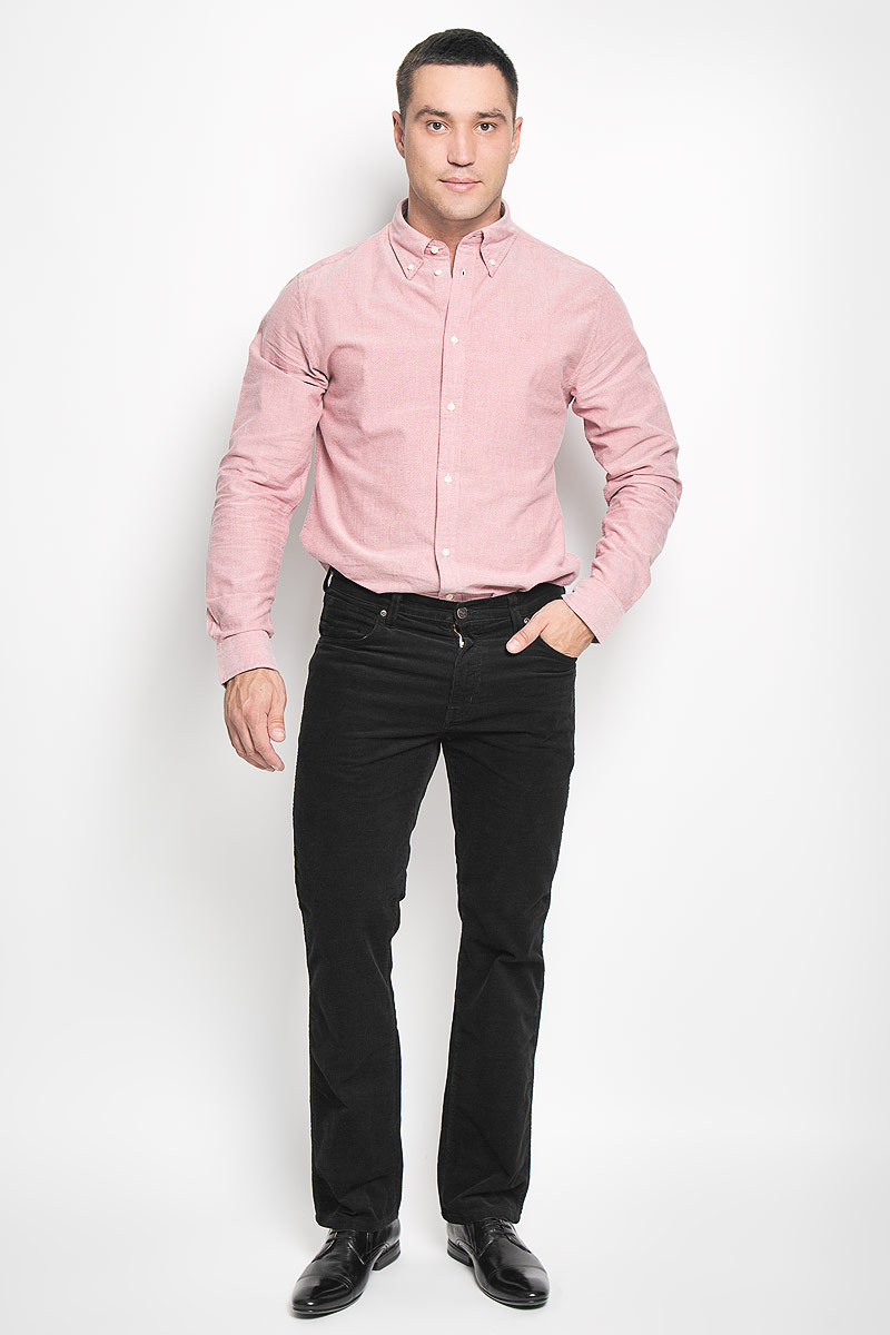 Брюки мужские Wrangler Arizona Stretch, цвет: черный. W12ON9101. Размер 33-32 (48/50-32)W12ON9101 Брюки мужские Wrangler Arizona Stretch, цвет: черный. W12ON9101. Размер 33-32 (48/50-32)W12ON9101Стильные мужские брюки Wrangler Arizona Stretch - брюки высочайшего качества, которые прекрасно сидят. Модель средней посадки изготовлена из хлопка с добавлением эластана, не сковывает движения и дарит комфорт.Брюки на талии застегиваются на металлическую пуговицу, а также имеют ширинку застежке-молнии и шлевки для ремня. Спереди модель дополнена двумя втачными карманами и одним небольшим накладным кармашком, а сзади - двумя большими накладными карманами.Эти модные и в тоже время удобные брюки помогут вам создать оригинальный современный образ. В них вы всегда будете чувствовать себя уверенно и комфортно.
