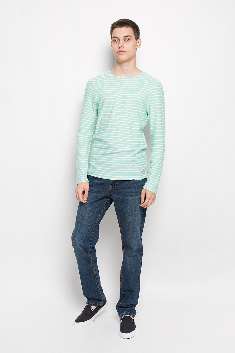 Лонгслив мужской Tom Tailor Denim, цвет: мятный, белый. 3021246.01.12_7706. Размер M (48)3021246.01.12_7706 Лонгслив мужской Tom Tailor Denim, цвет: мятный, белый. 3021246.01.12_7706. Размер M (48)3021246.01.12_7706Мужской лонгслив Tom Tailor Denim, изготовленный из хлопка и полиакрила, станет отличным дополнением к вашему гардеробу. Материал изделия приятный на ощупь, не сковывает движений и обеспечивает комфорт.Модель с круглым вырезом горловины и длинными рукавами оформлена принтом в полоску. Нижняя часть модели по боковым швам дополнена небольшими разрезами. Современный дизайн и расцветка делают этот лонгслив стильным предметом мужской одежды. Такая модель подарит вам комфорт в течение всего дня.