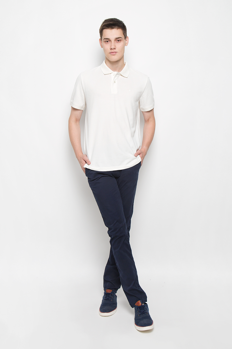 Брюки мужские Tom Tailor Denim Chino, цвет: темно-синий. 6403342.09.12_6889. Размер 34-34 (50-34)6403342.09.12_6889 Брюки мужские Tom Tailor Denim Chino, цвет: темно-синий. 6403342.09.12_6889. Размер 34-34 (50-34)6403342.09.12_6889Стильные мужские брюки Tom Tailor Denim Chino - брюки высочайшего качества на каждый день, которые прекрасно сидят. Модель зауженного кроя и средней посадки изготовлены из высококачественного материала, не сковывают движения. Застегиваются брюки на пуговицу и ширинку на застежке-молнии, имеются шлевки для ремня.Спереди модель оформлена двумя втачными карманами, а сзади - двумя врезными карманами. К брюкам прилагается ремень контрастного цвета. Эти модные и в то же время комфортные брюки послужат отличным дополнением к вашему гардеробу. В них вы всегда будете чувствовать себя уютно.
