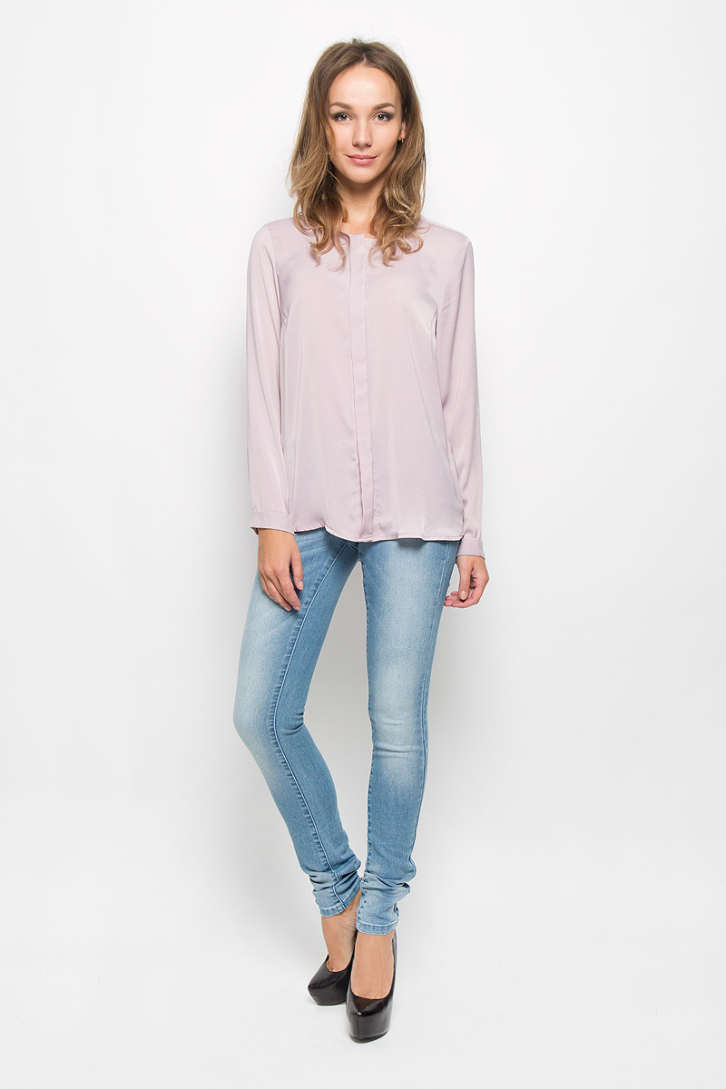 Джинсы женские Baon, цвет: голубой. B306507. Размер 31 (48)B306507_Navy Denim Джинсы женские Baon, цвет: голубой. B306507. Размер 31 (48)B306507_Navy DenimЖенские джинсы Baon изготовлены из хлопка с добавлением полиэстера, вискозы и эластана. Материал тактильно приятный, не стесняет движений и позволяет коже дышать, обеспечивая комфорт при носке.Джинсы-слим застегиваются на металлическую пуговицу и имеют ширинку на застежке-молнии. На поясе предусмотрены шлевки для ремня. Спереди расположены два втачных кармана и один маленький накладной, сзади - два накладных кармана. Модель оформлена эффектом потертости и перманентными складками. Лаконичные по своему дизайну джинсы станут универсальной моделью вашего гардероба.
