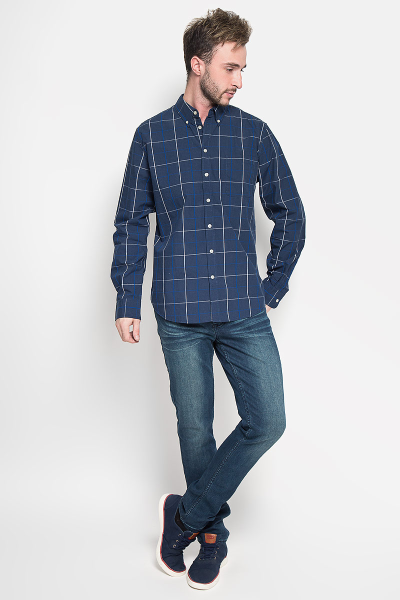 Рубашка мужская Sela Casual Wear, цвет: синий. H-212/718-6322. Размер 42 (50)H-212/718-6322 Рубашка мужская Sela Casual Wear, цвет: синий. H-212/718-6322. Размер 42 (50)H-212/718-6322Стильная мужская рубашка Sela Casual Wear, выполненная из 100% хлопка, подчеркнет ваш уникальный стиль и поможет создать оригинальный образ.Рубашка с длинными рукавами и отложным воротником застегивается на пуговицы спереди. Модель украшена принтом в крупную клетку и дополнена накладным нагрудным карманом. Воротник фиксируется при помощи пуговиц. Рукава дополнены манжетами на пуговицах. Такая рубашка будет дарить вам комфорт в течение всего дня и послужит замечательным дополнением к вашему гардеробу.