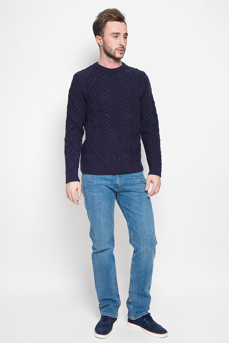 Джемпер мужской Levis®, цвет: темно-синий. 1948000010. Размер L (48)1948000010 Джемпер мужской Levis®, цвет: темно-синий. 1948000010. Размер L (48)1948000010Мужской теплый джемпер Lee, изготовленный из шерсти с добавлением полиамида, очень мягкий на ощупь, не раздражает даже самую нежную и чувствительную кожу и хорошо вентилируется. Модель с круглым вырезом горловины и длинными рукавами-реглан оформлен оригинальной вязкой. Низ, горловина и манжеты связаны резинкой. Отличный вариант для создания неповторимого образа.