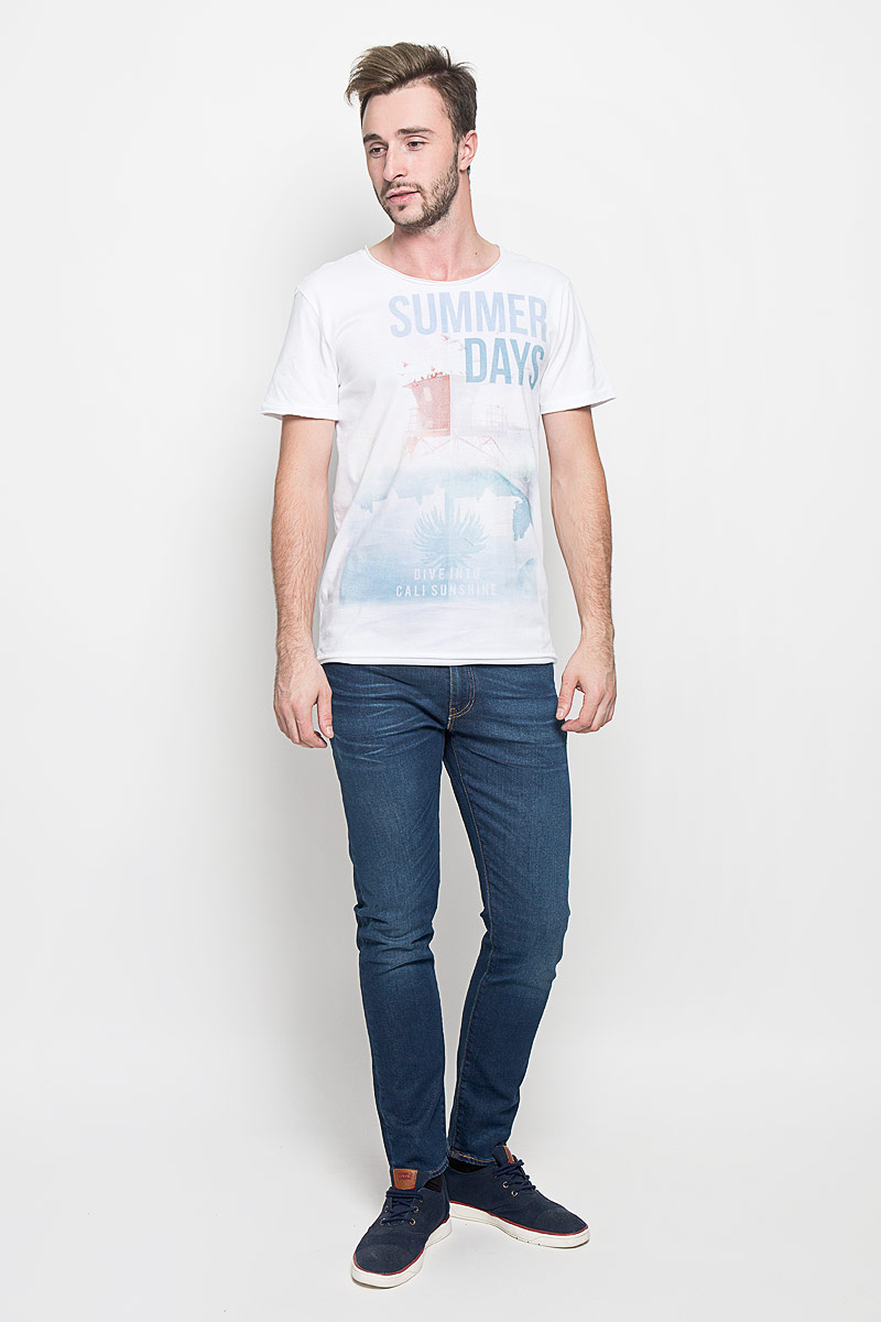 Футболка мужская Tom Tailor Denim, цвет: белый. 1034733.03.12_2000. Размер L (50)1034733.03.12_2000 Футболка мужская Tom Tailor Denim, цвет: белый. 1034733.03.12_2000. Размер L (50)1034733.03.12_2000Мужская футболка Tom Tailor Denim поможет создать отличный современный образ в стиле Casual. Модель, изготовленная из натурального хлопка, очень мягкая, тактильно приятная, не сковывает движения и позволяет коже дышать.Футболка с круглым вырезом горловины и короткими рукавами оформлена спереди оригинальным принтом. Вырез горловины, низ модели и края рукавов оформлены эффектом необработанного края.Такая футболка станет стильным дополнением к вашему гардеробу, она подарит вам комфорт в течение всего дня!