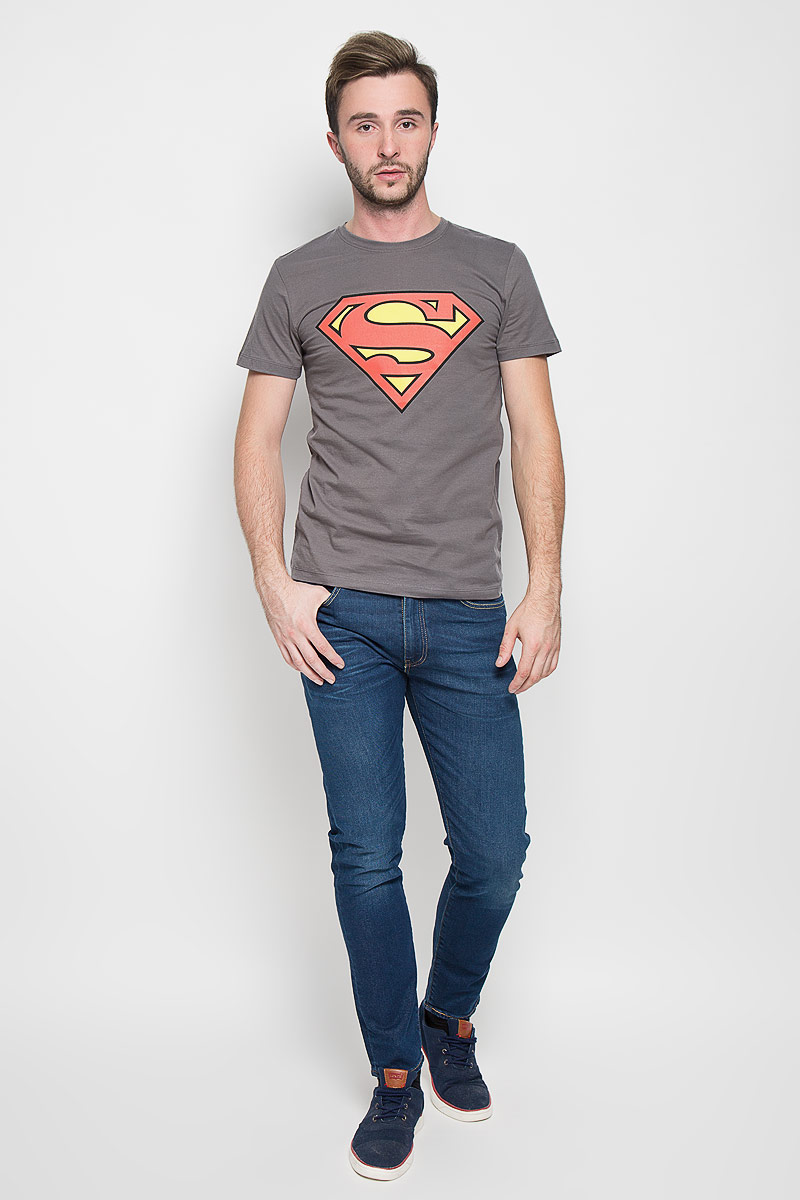 Футболка мужская RHS Superman, цвет: серый. 44671. Размер XL (52)44671 Футболка мужская RHS Superman, цвет: серый. 44671. Размер XL (52)44671Оригинальная мужская футболка RHS Superman, выполненная из высококачественного хлопка, обладает высокой теплопроводностью, воздухопроницаемостью и гигроскопичностью, позволяет коже дышать. Модель с короткими рукавами и круглым вырезом горловины, оформлена крупным принтом спереди на тематику известного комикса Superman. Горловина дополнена эластичной трикотажной резинкой.Идеальный вариант для тех, кто ценит комфорт и качество.