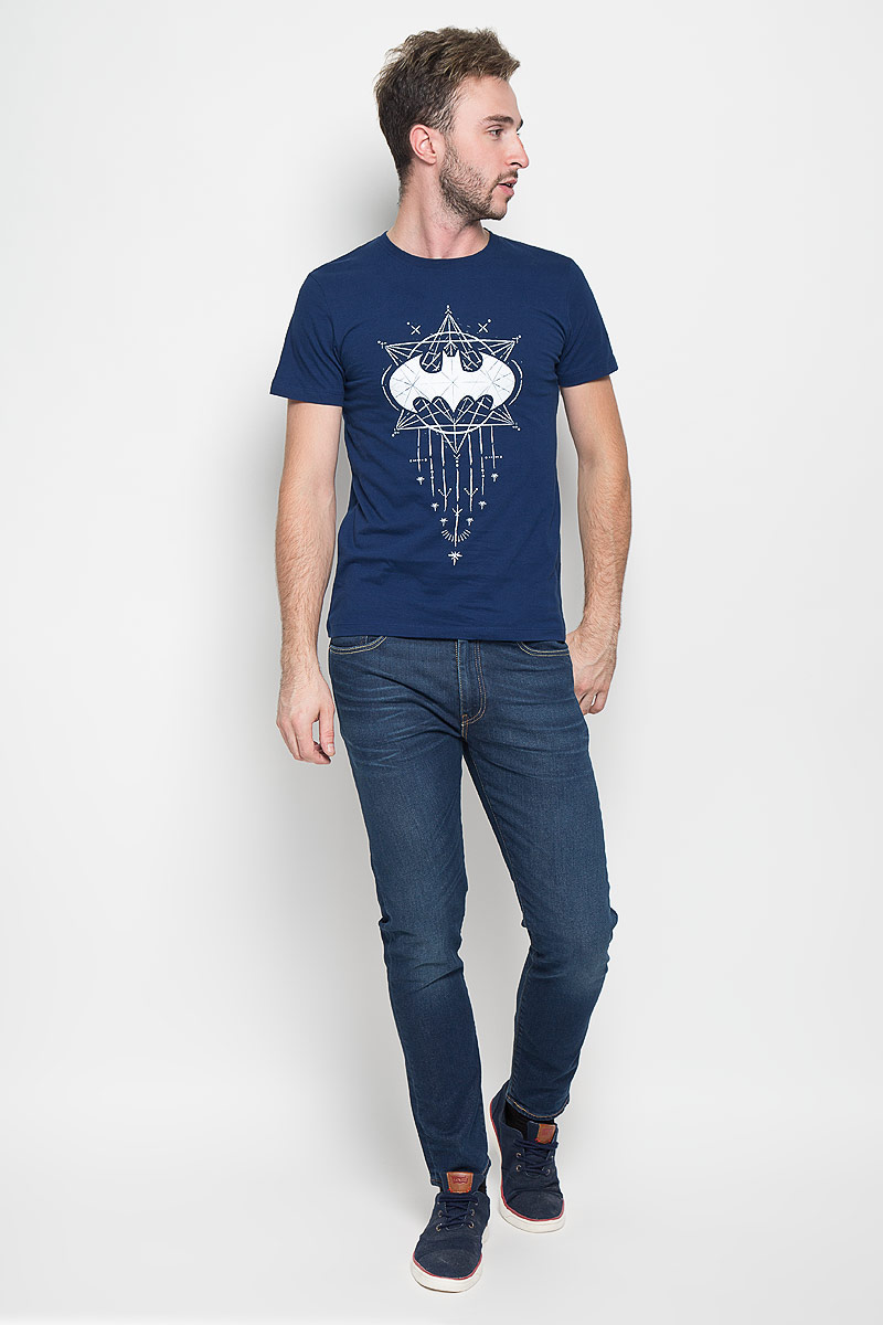 Футболка мужская RHS Batman, цвет: синий. 44656. Размер XL (52)44656 Футболка мужская RHS Batman, цвет: синий. 44656. Размер XL (52)44656Оригинальная мужская футболка RHS Batman, выполненная из высококачественного хлопка, обладает высокой теплопроводностью, воздухопроницаемостью и гигроскопичностью, позволяет коже дышать. Модель с короткими рукавами и круглым вырезом горловины, оформлена крупным принтом спереди на тематику известного комикса Batman. Горловина дополнена эластичной трикотажной резинкой.Идеальный вариант для тех, кто ценит комфорт и качество.