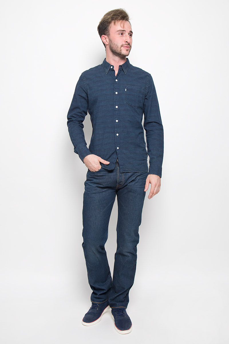 Рубашка мужская Levis®, цвет: темно-синий. 6582402670. Размер XXL (52)6582402670 Рубашка мужская Levis®, цвет: темно-синий. 6582402670. Размер XXL (52)6582402670Классическая мужская рубашка Levis® прекрасно подойдет для повседневной носки. Изделие выполнено из натурального хлопка, необычайно мягкое и приятное на ощупь, не сковывает движения и хорошо пропускает воздух. Рубашка с отложным воротником и длинными рукавами застегивается спереди на пуговицы. Модель оснащена одним нагрудным карманом. Манжеты рукавов также дополнены застежками-пуговицами. Изделие оформлено интересным принтом. Такая рубашка будет дарить вам комфорт в течение всего дня и станет стильным дополнением к вашему гардеробу.